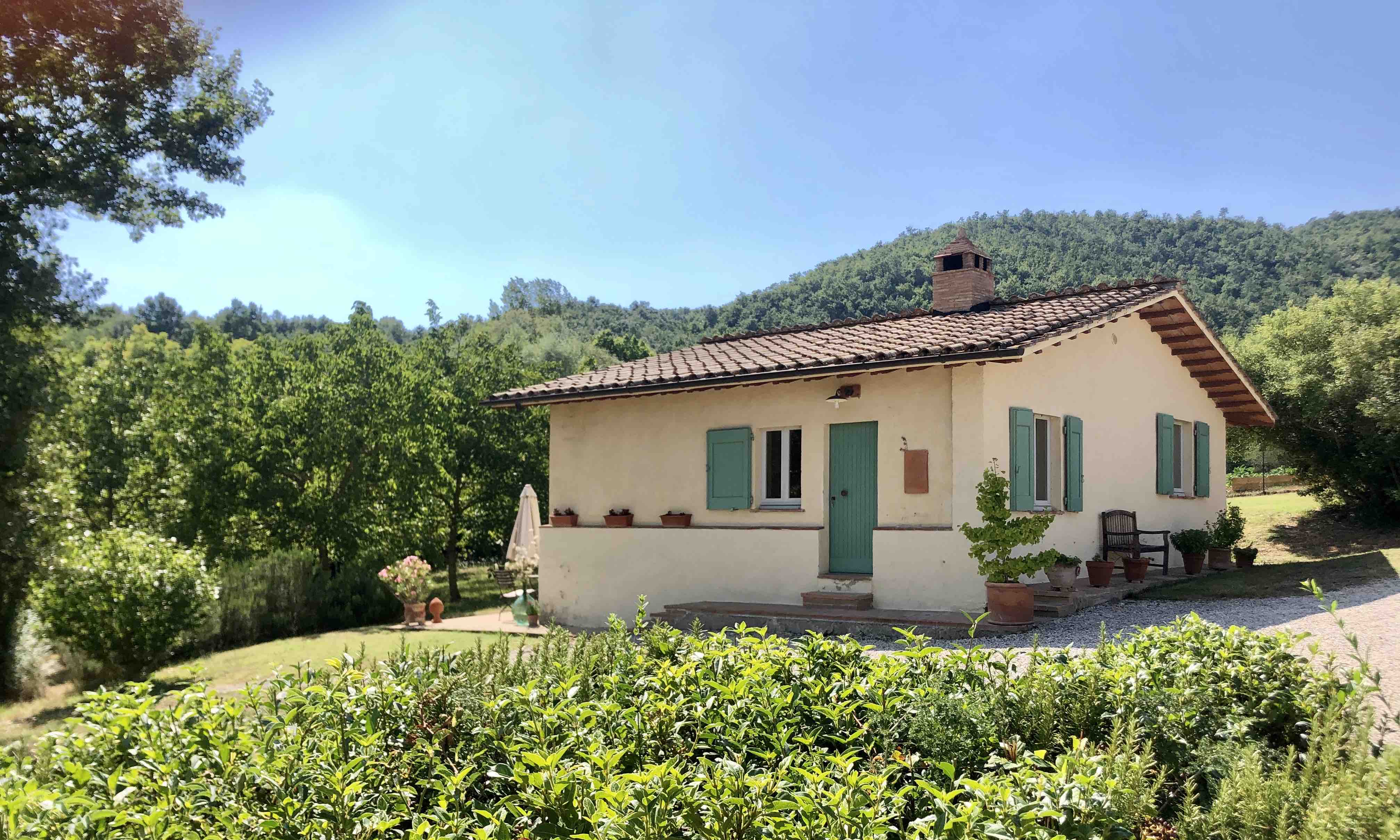Tenuta Santa Croce - Cottage Hut - Cottages for Rent in Umbertide, Umbria,  Italy - Airbnb