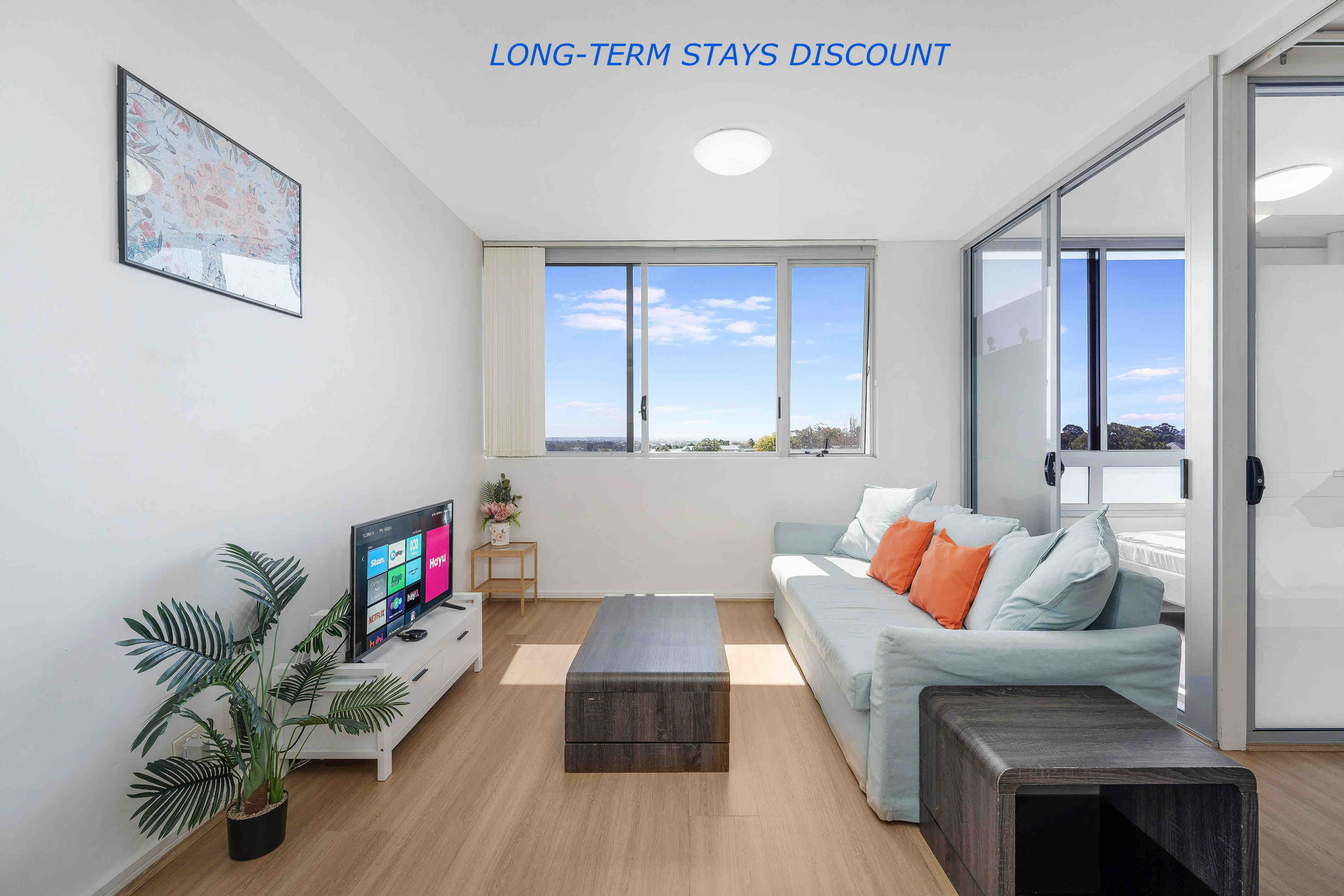 2BR Apt View+Pool+Gym+Free 2 Parking+WIFI+Netflix
