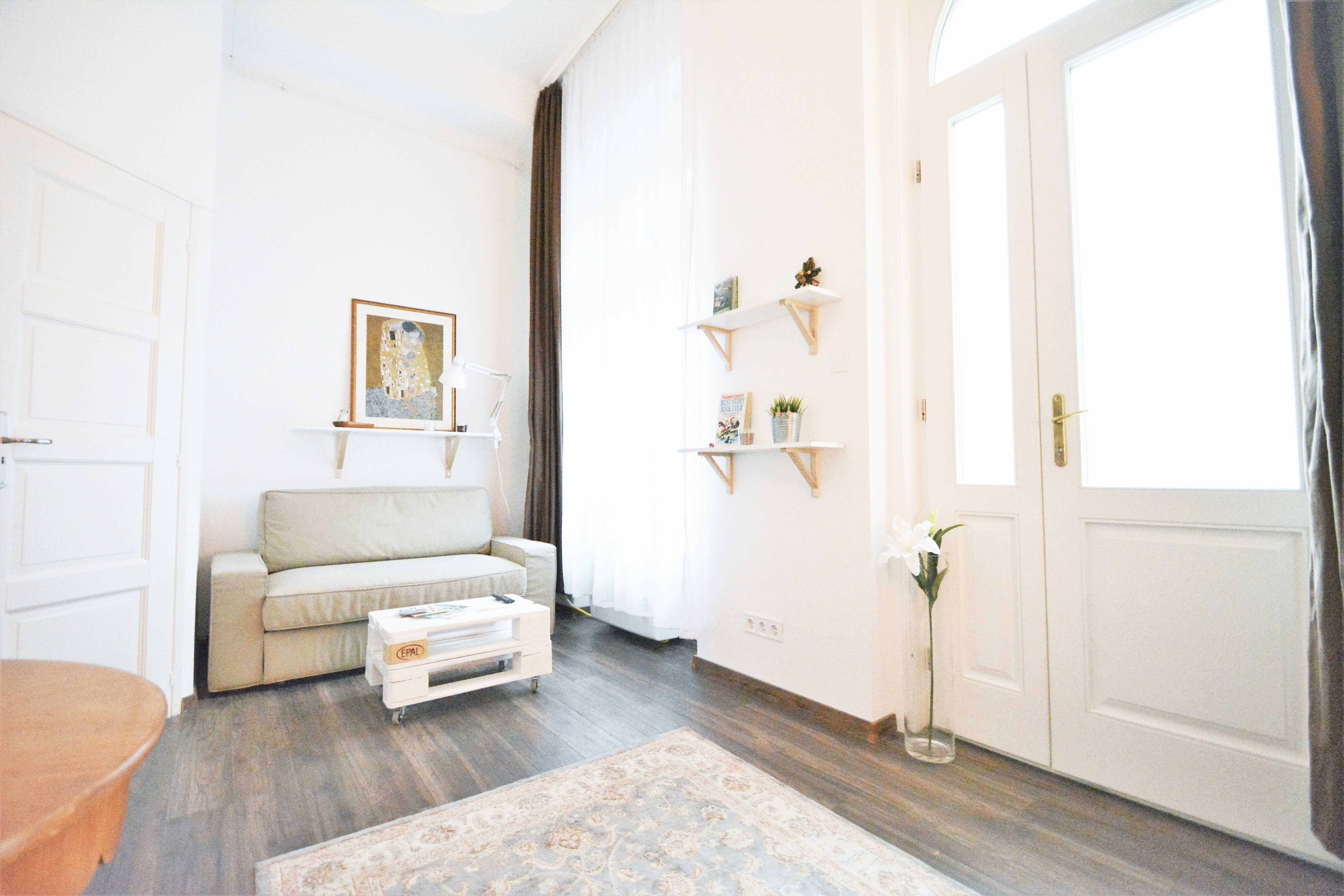 Small studio apartment on the Grand Boulevard in VIII. kerület, Budapest