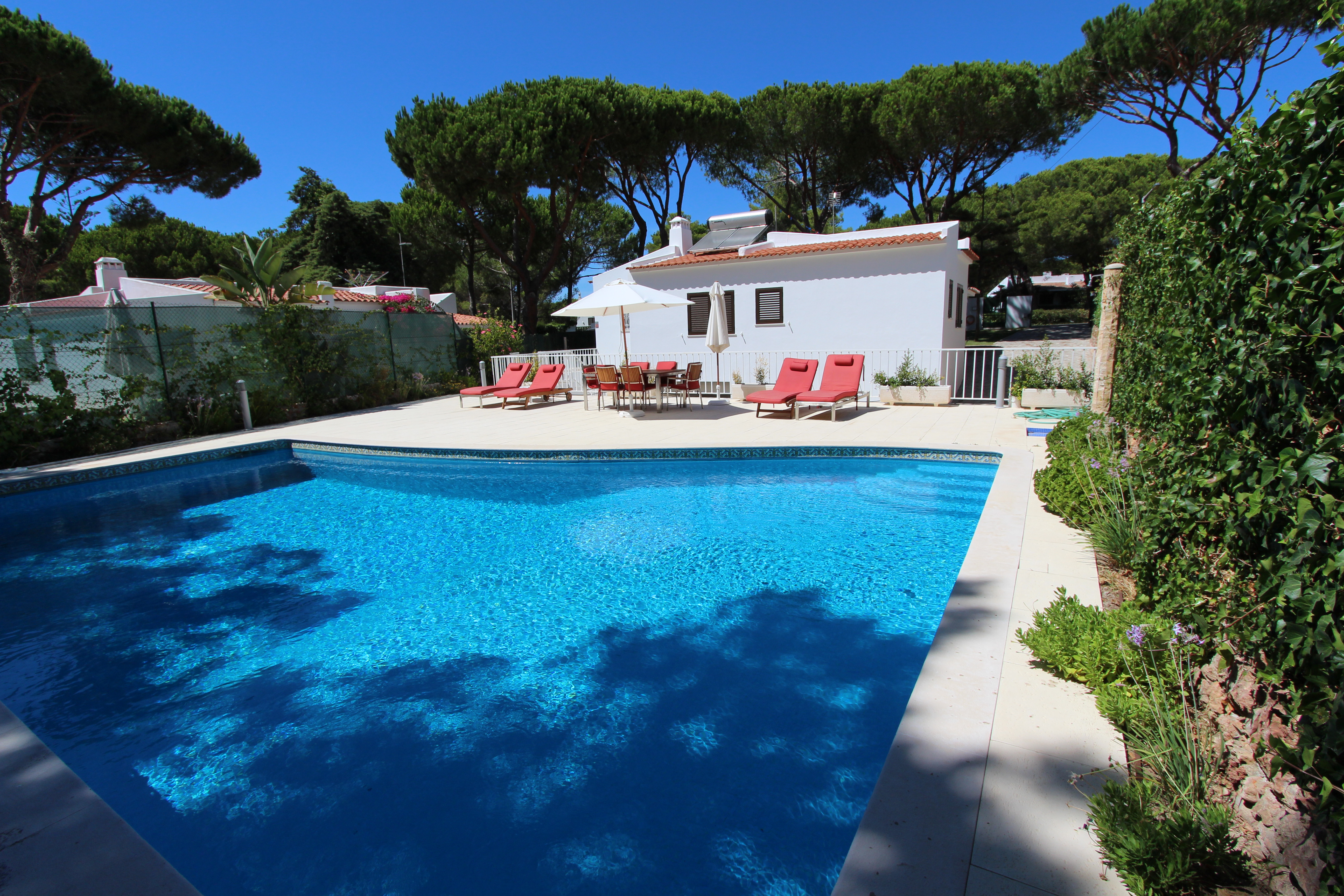 Villa Violeta, Safe Swimming Pool!