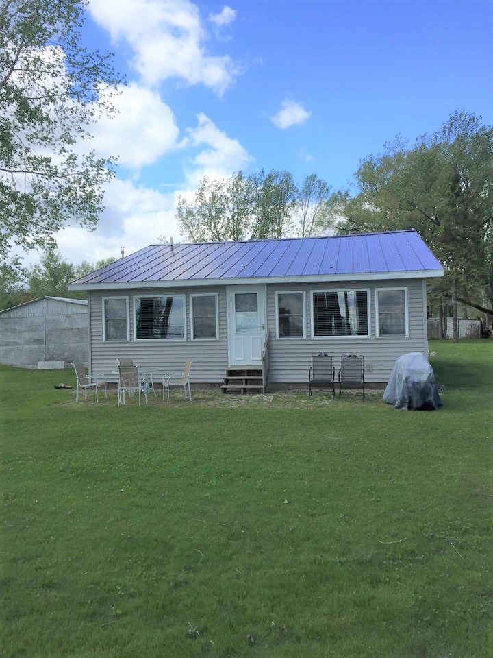 The Bay Home Cottages for Rent in Oconto, Wisconsin, United States