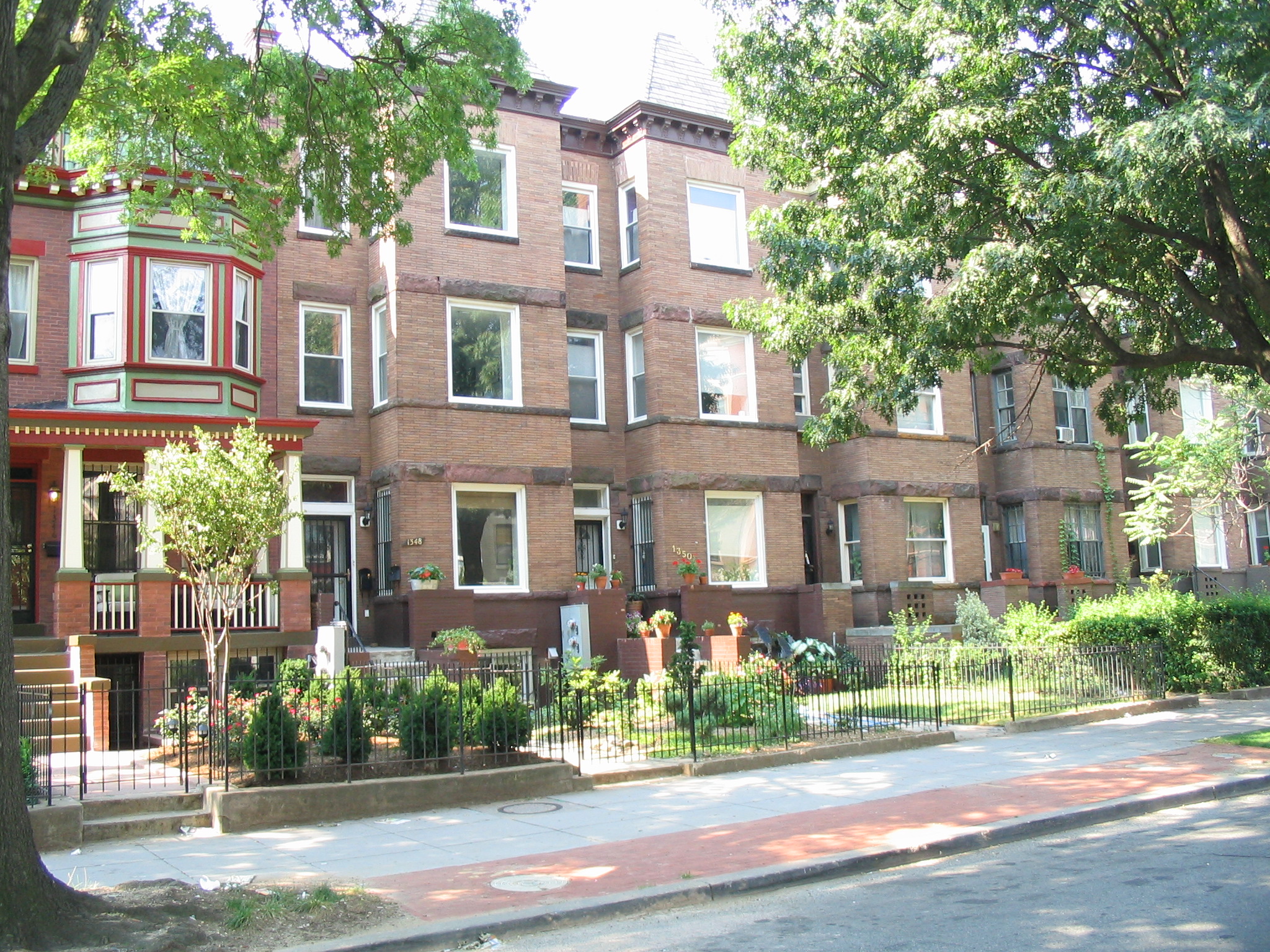 Heart of the City -HalfBlock to METRO, Restaurants in Columbia Heights, Mt. Pleasant, Pleasant Plains, Park View, Washington Dc
