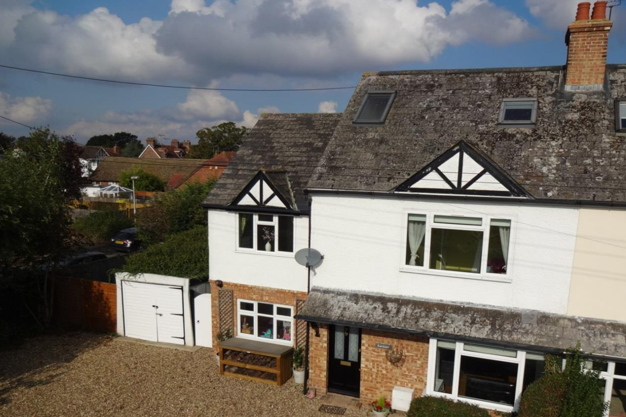 Large House in a Kent Village Houses for Rent in Marden, England
