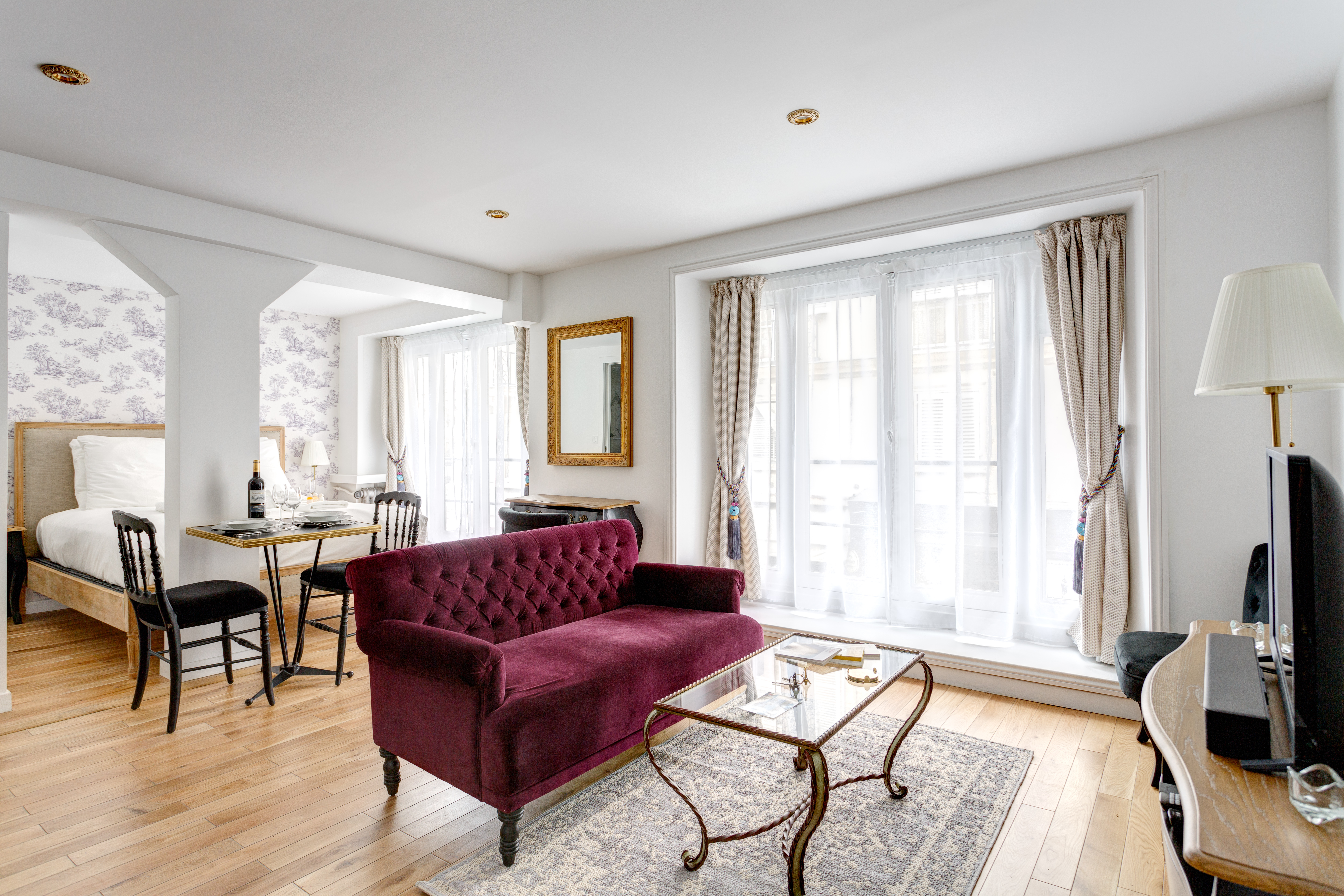 Suite Romantique au Pied du Louvre et desTuileries