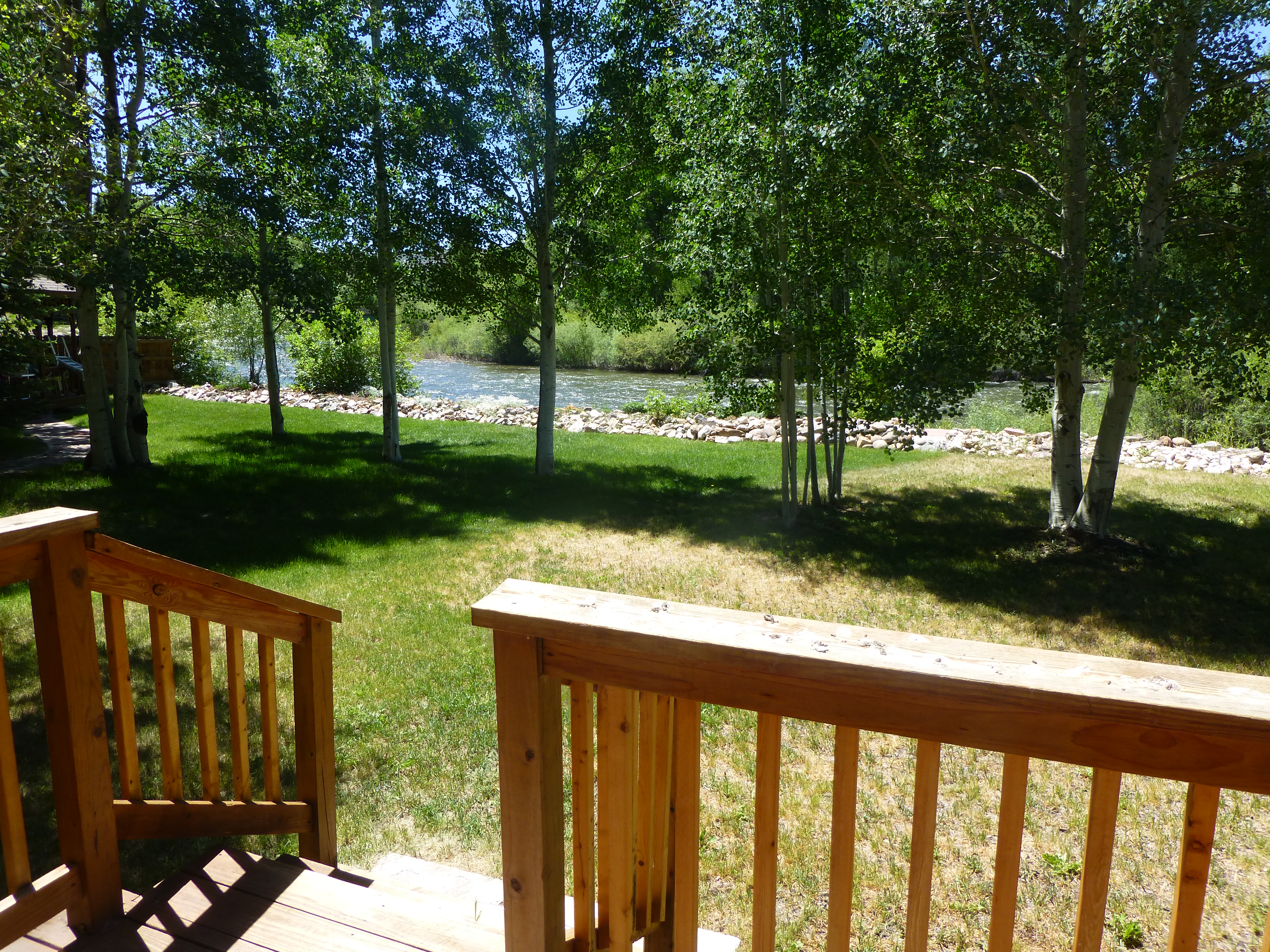 Quiet Cabin on the Gunnison River. Private Fishing