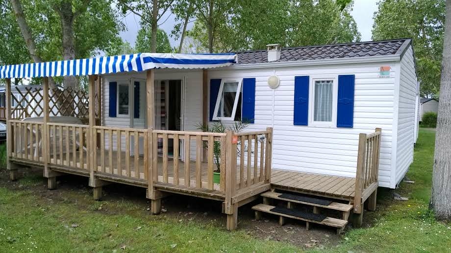 Large 3 bedroom mobile home with TV in Vendee South