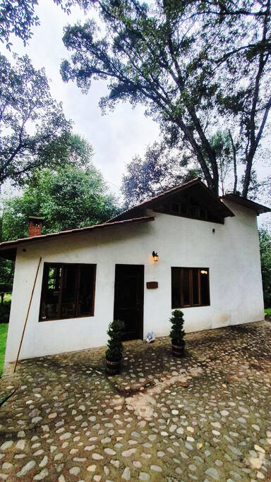 *Cabin in the woods 15 minutes from downtown Huasca.