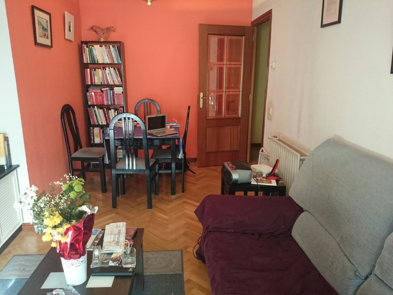 Bright and airy room in Cármenes, Madrid