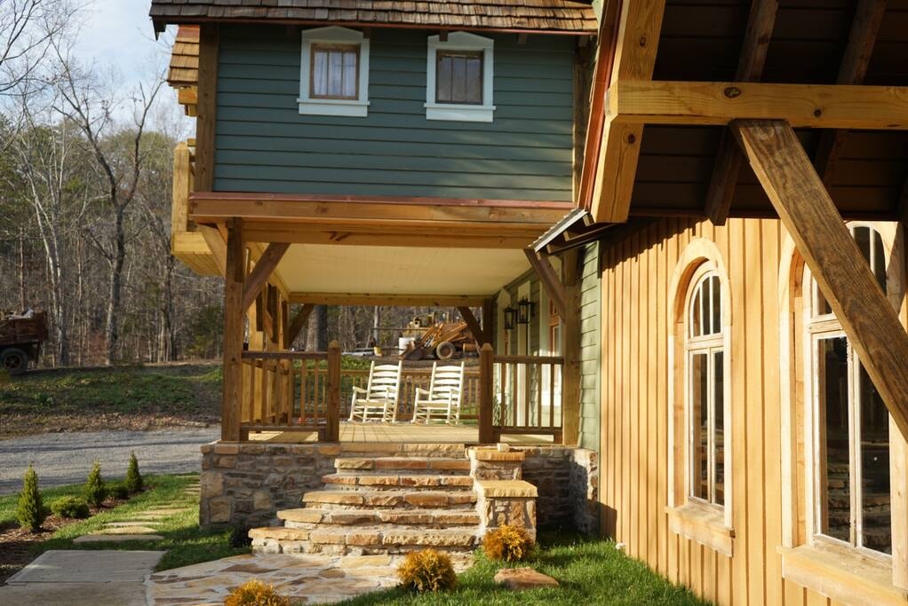 Bellewood Lodge at Candlelight Forestsleeps 1923 Houses for Rent in