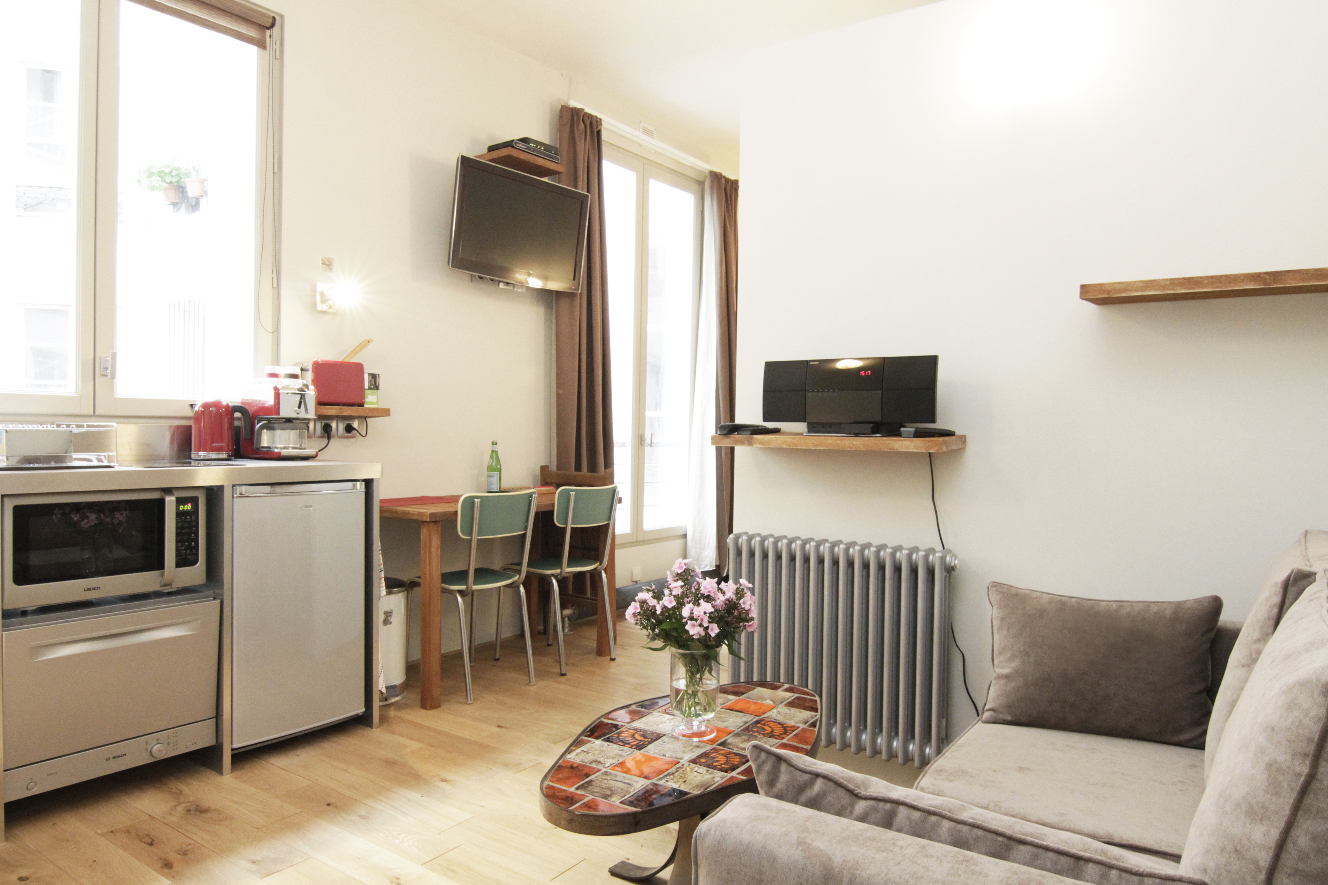 QUIET STUDIO IN THE HEART OF PARIS