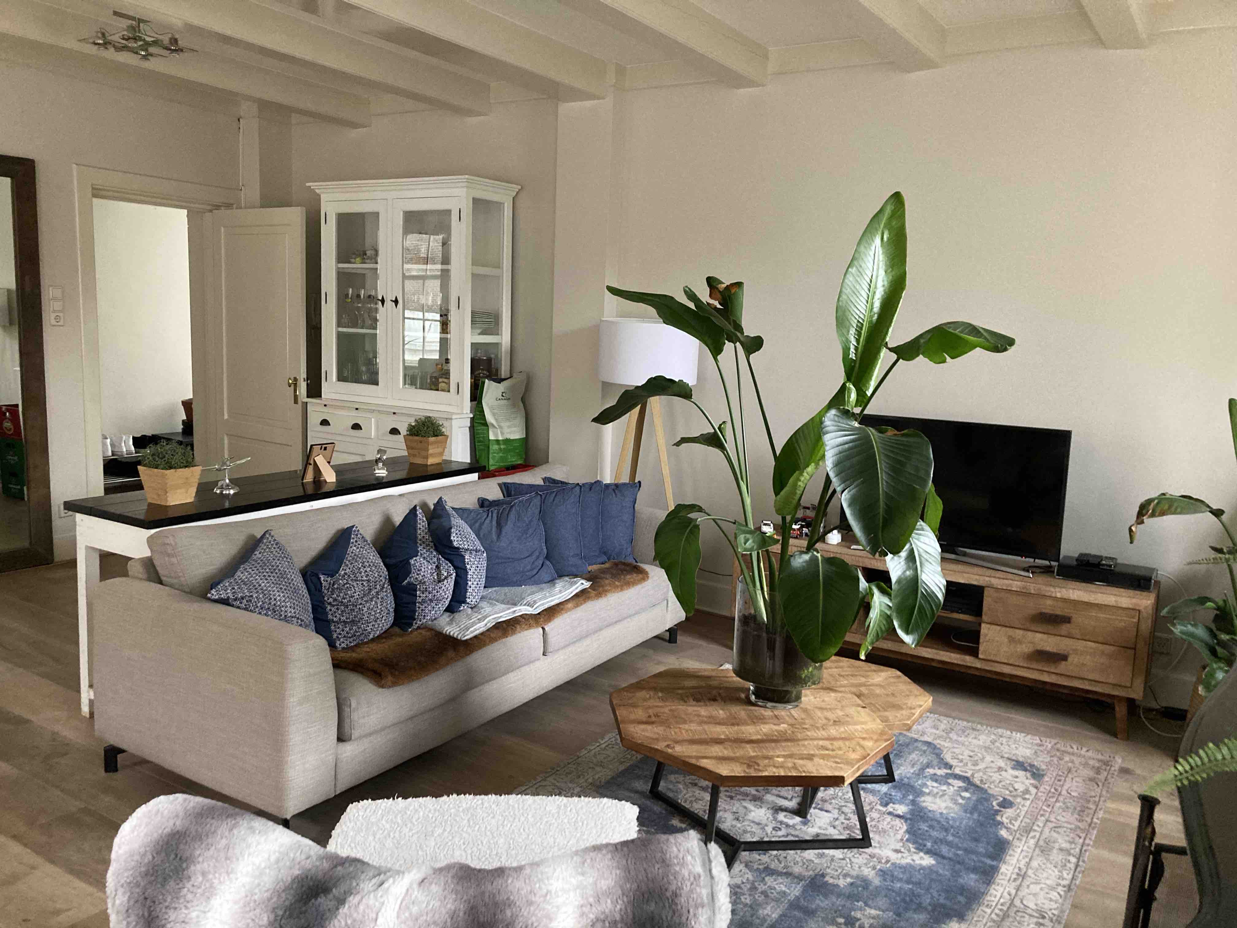 Beautiful 2 bedroom apartment in the city center — The Hague stay