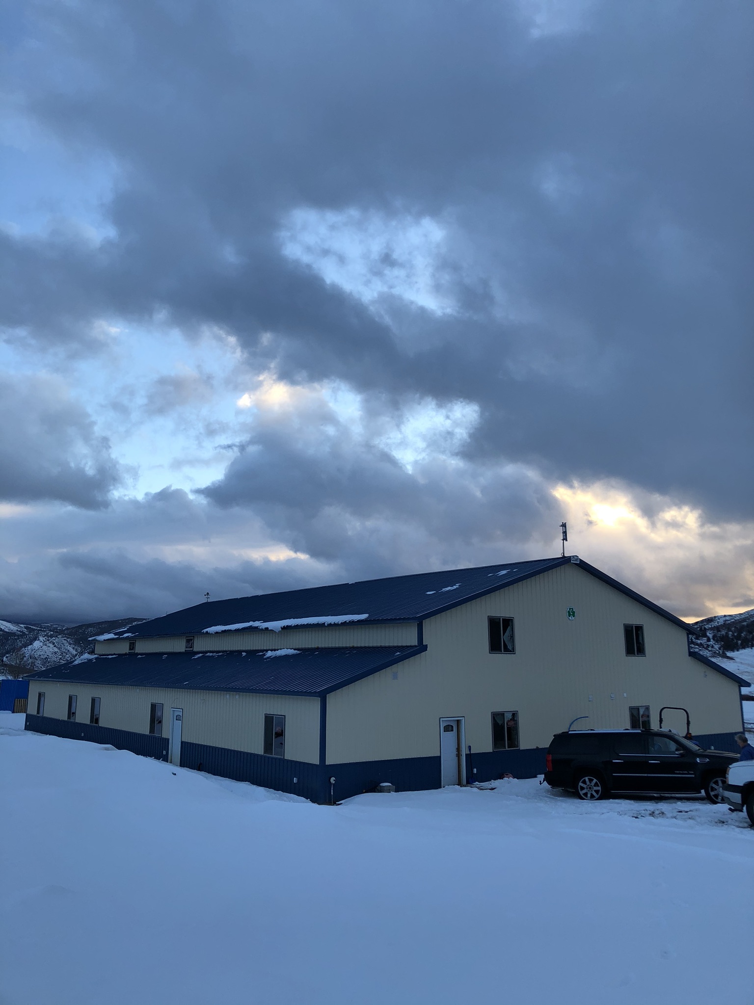 Huge Lodge Lava Hot Springs 10 bedrooms sleeps 40+ Cabins for Rent in