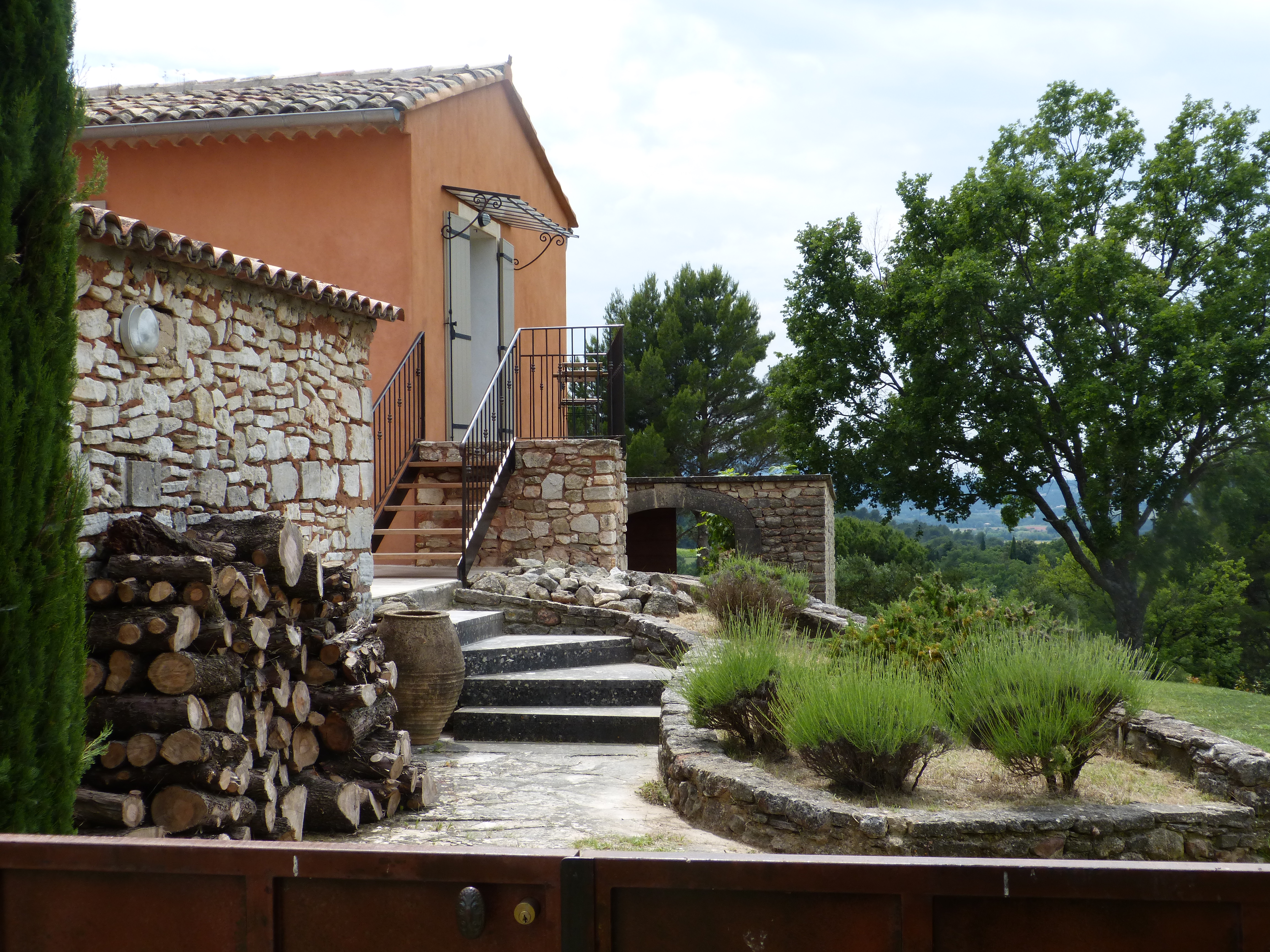 Maison Le Petit Lub right in the heart of the Luberon