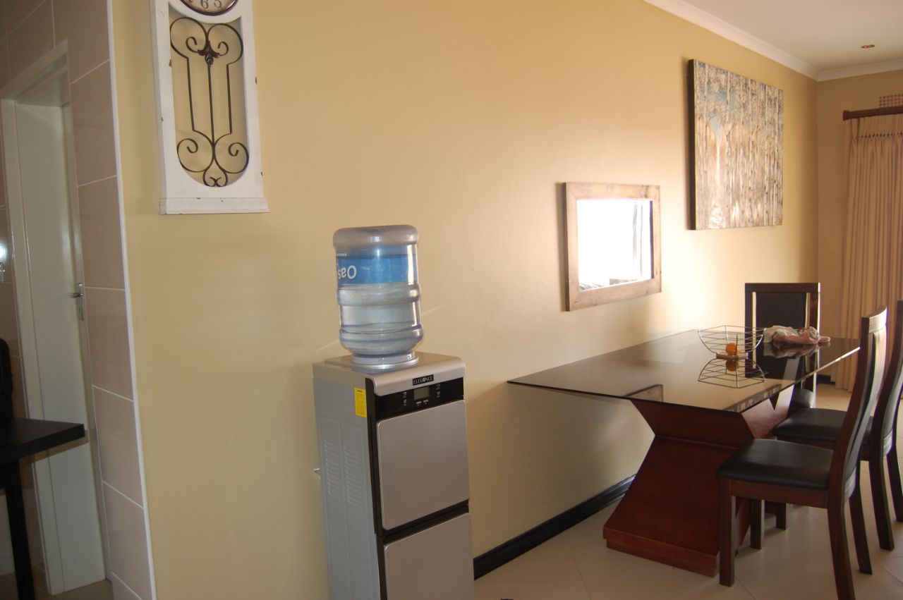 Modern 3 bedroom house in Greendale, Harare. Houses for Rent in