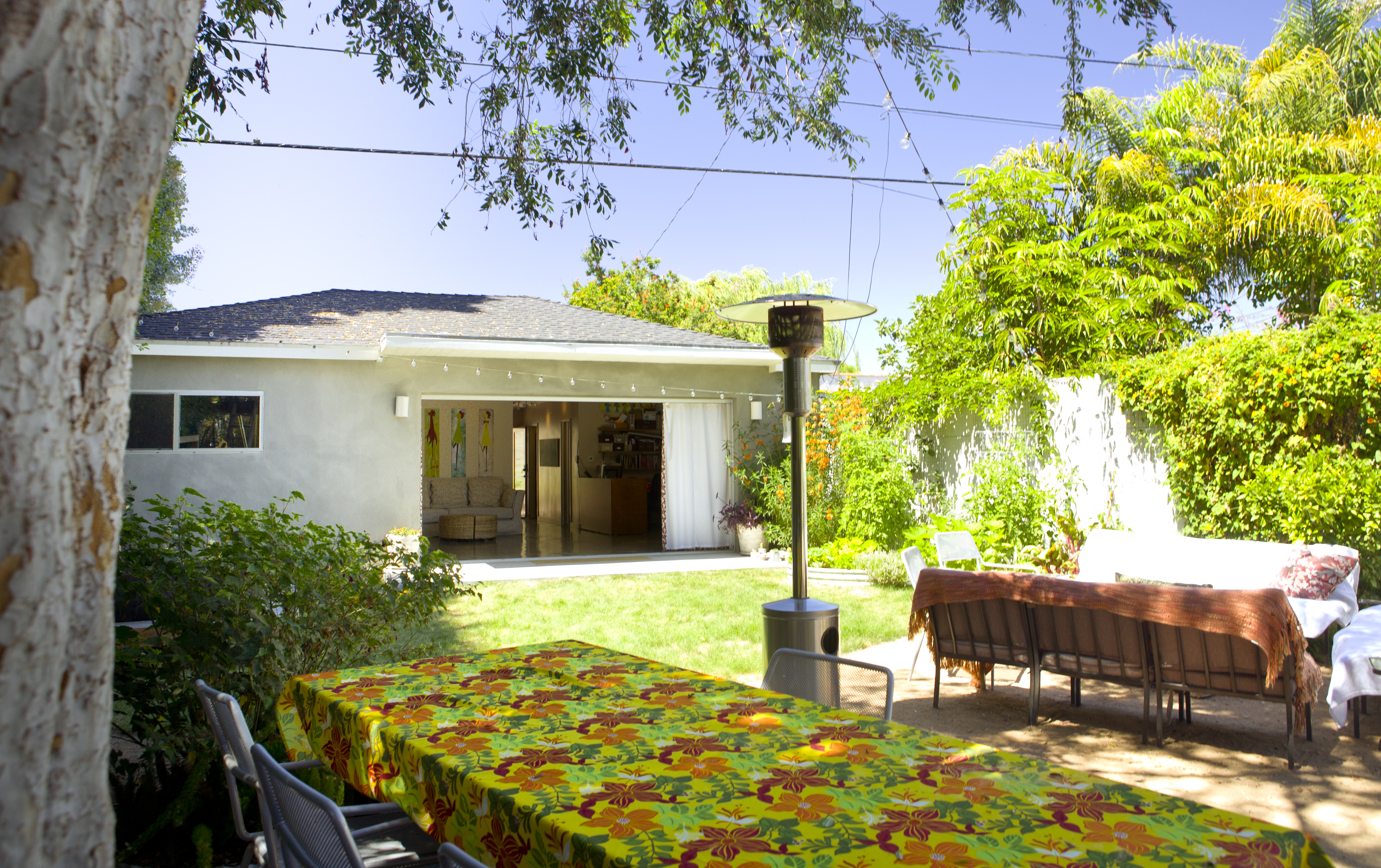 Arty Venice compound w/huge yard in Venice, Los Angeles