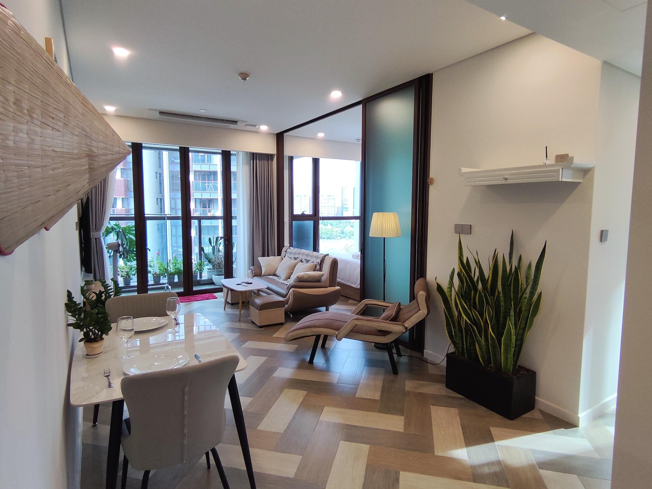 Rare 1BR City Center APT w/ Swimming pool, Gym