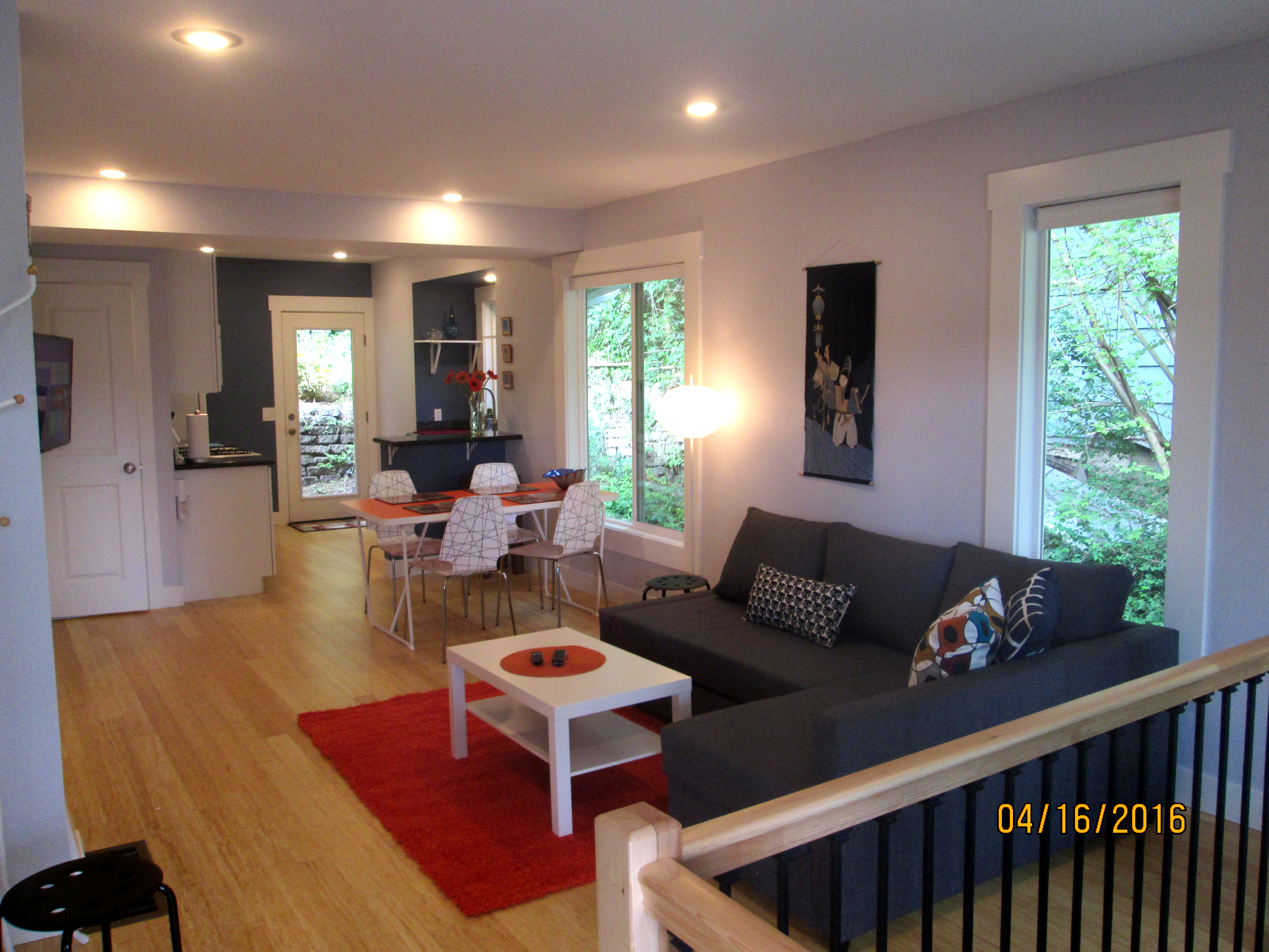 2-level Flat in downtown Fremont