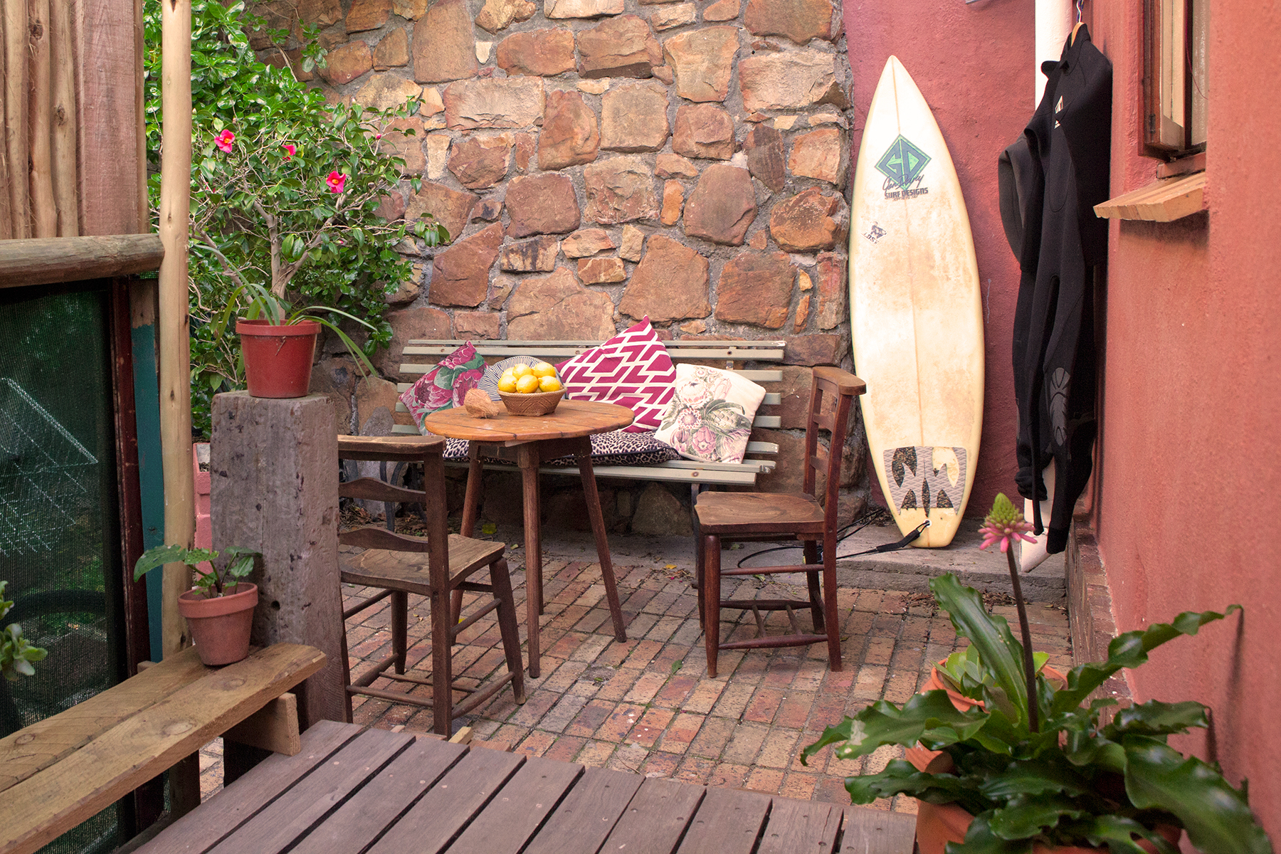Hideaway nestled between beach and mountain