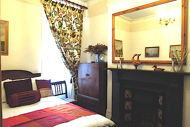 Victorian Room in Classic London Townhouse -Zone 2 in Lambeth, London