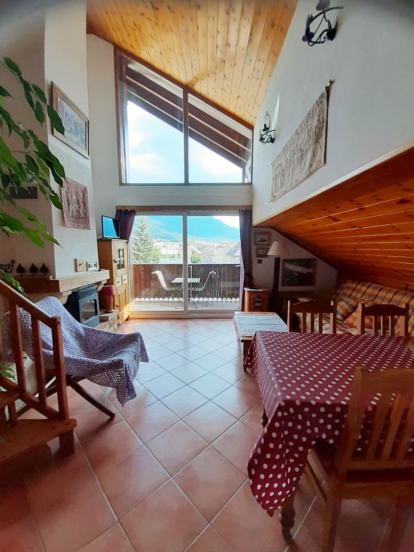 Duplex with view onto the mountains