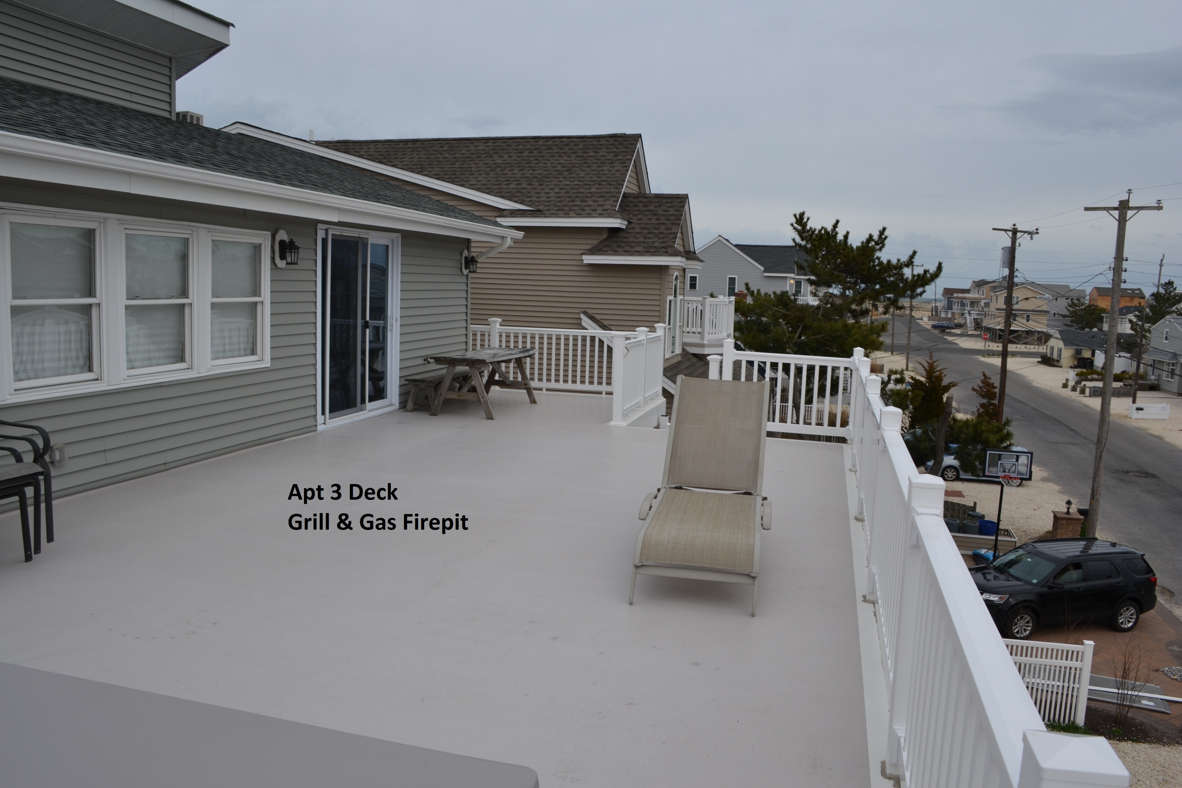 Beach Haven 3BR Apt W Amazing Deck & GameRoom