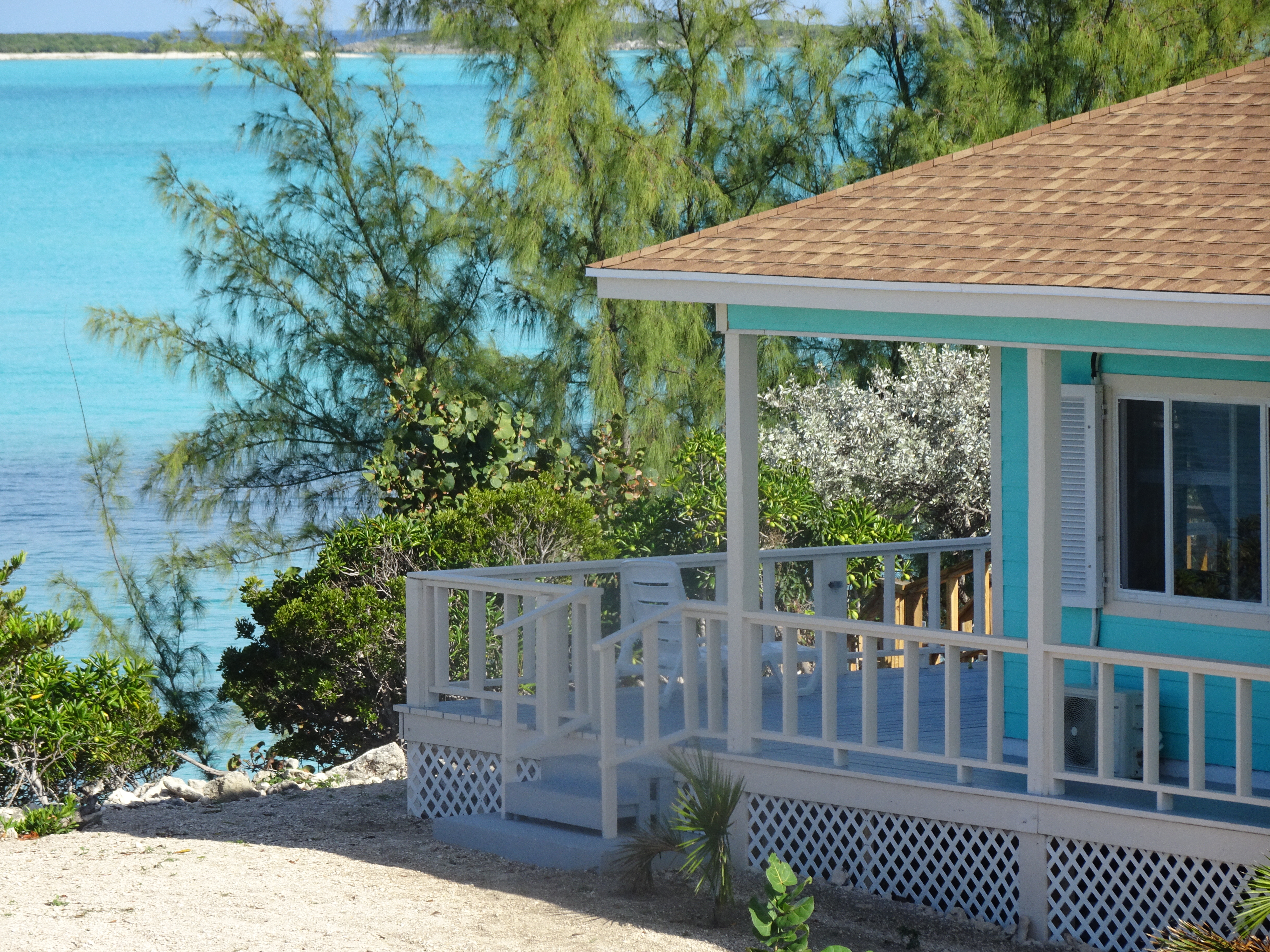 Point of View - new, cozy cottage on quiet beach