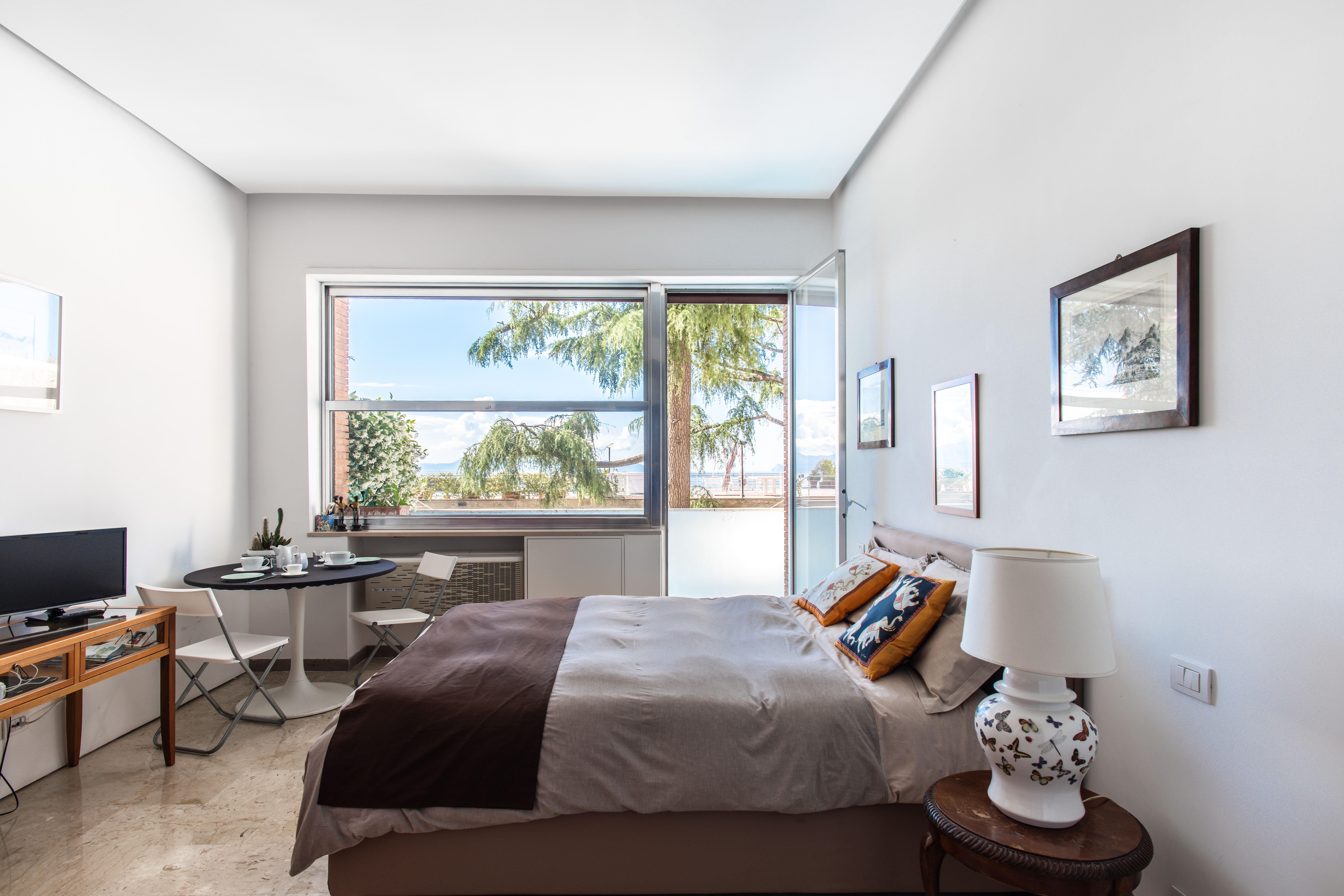 Central apartment Capri view in Chiaia, Naples