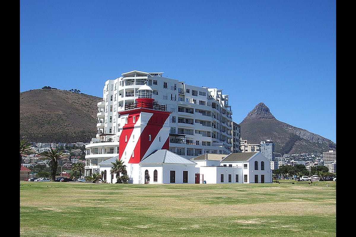 LOCATION - stroll promenade to V&A Waterfront #10