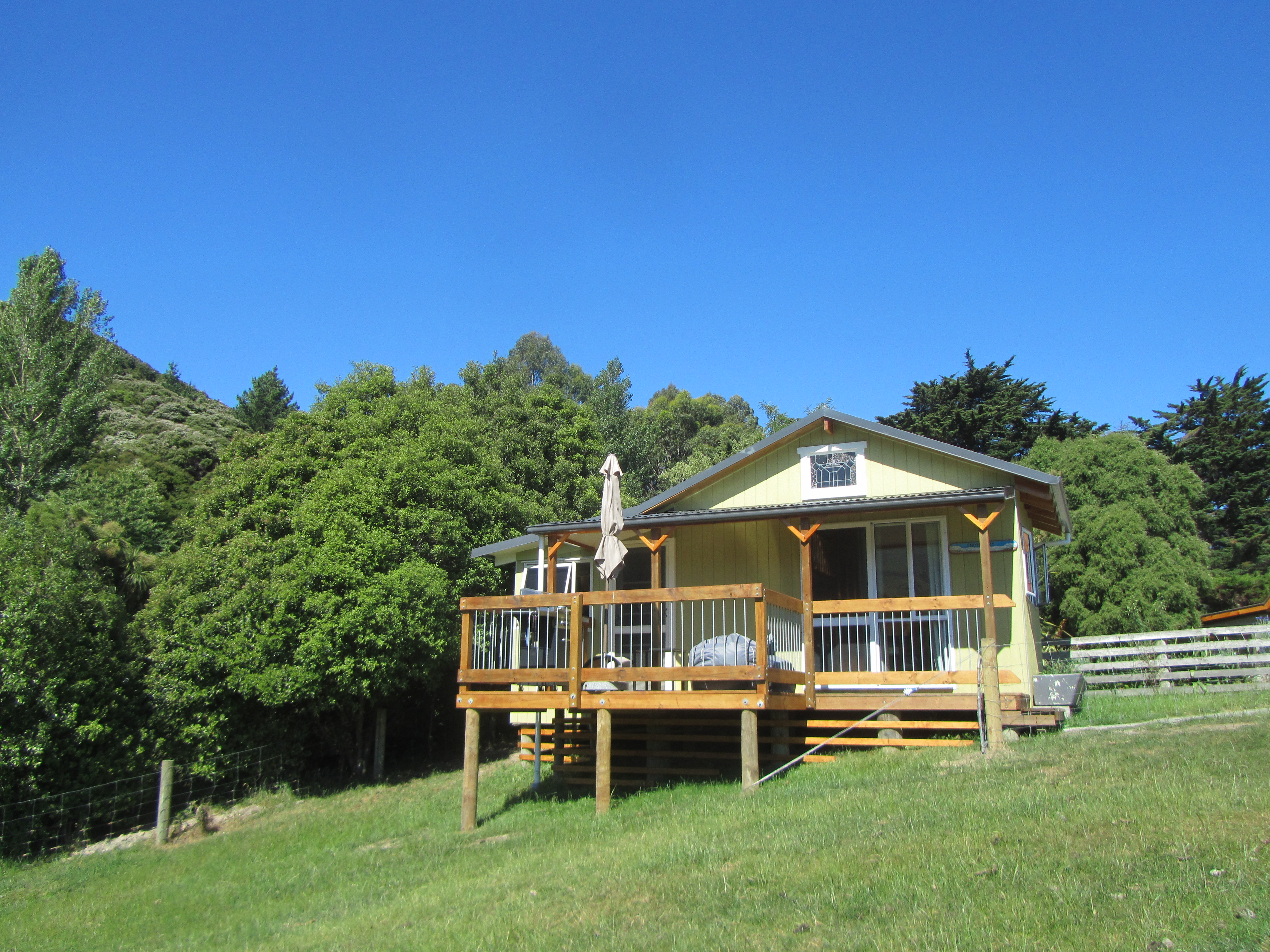 Snowberry Cottage @ Loch Sloy Farm Little River