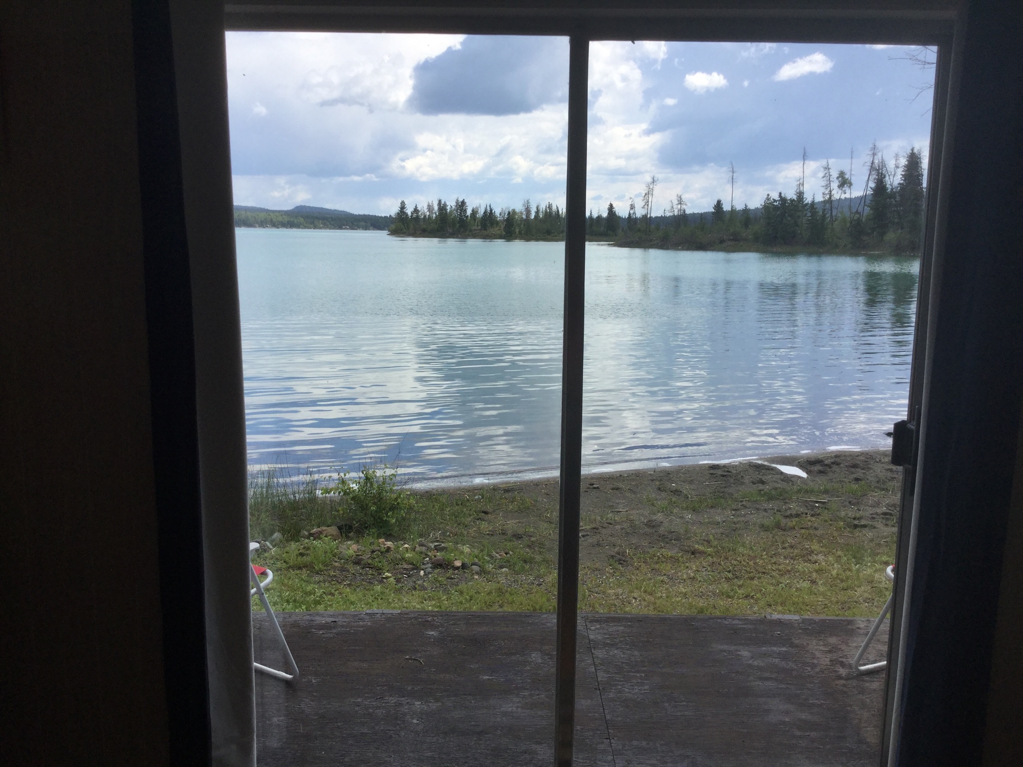 Green Lake BC cozy lakeshore cabin. Guesthouses for Rent in 70 Mile