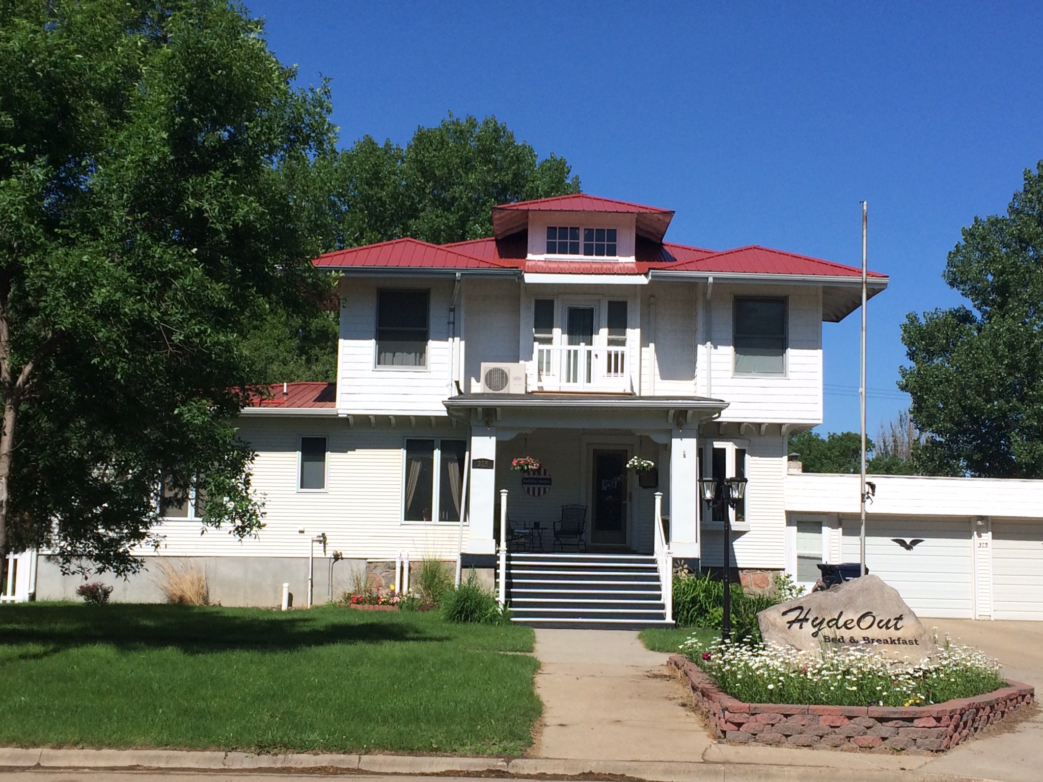 Hydeout Bed and Breakfast Iva’s room Bed and breakfasts for Rent in