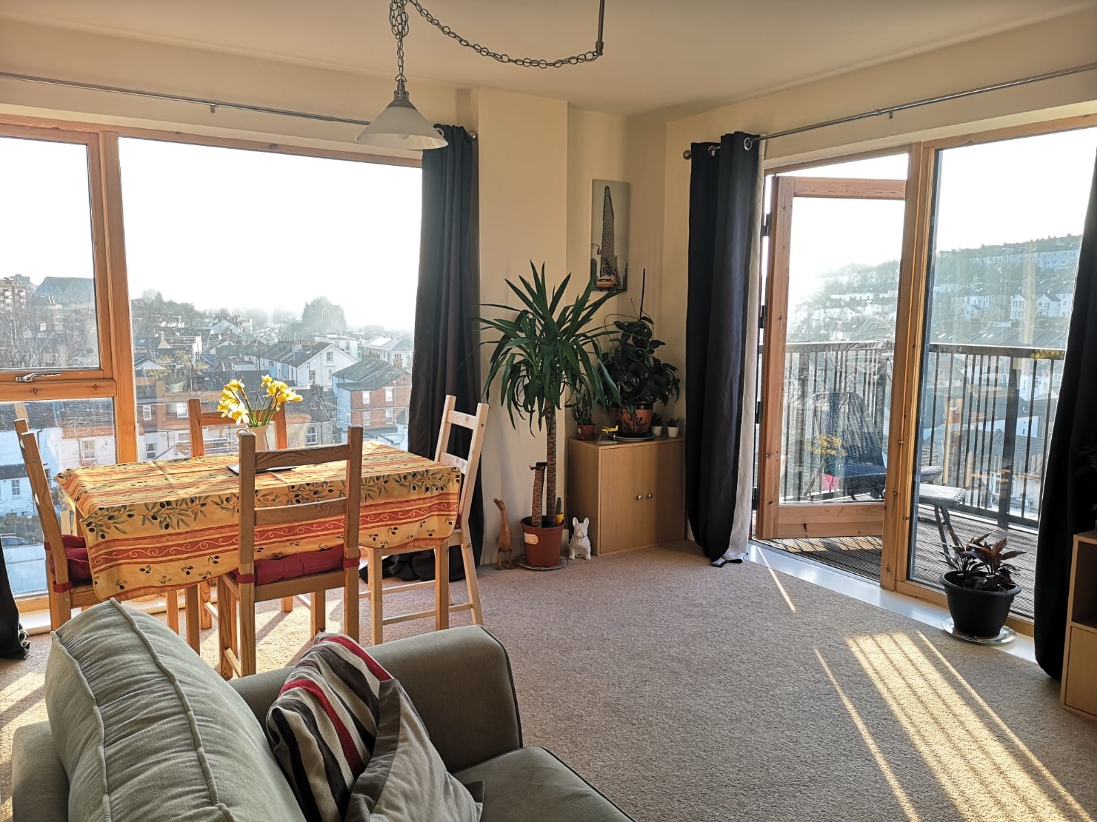 Bright, clean and comfortable with stunning views Flats for Rent in