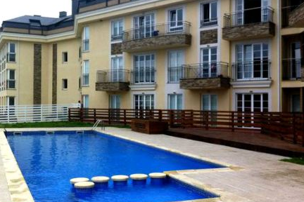 Lovely apartment with pool and park for children in gated community.