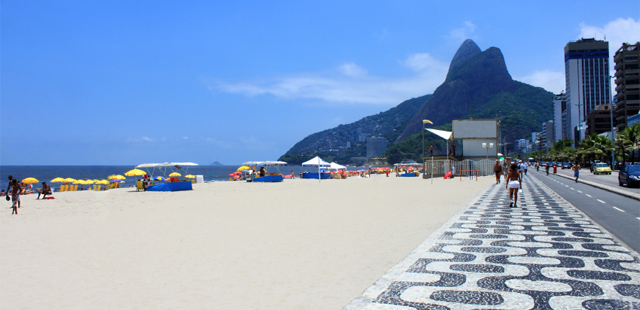 Flat 2 rooms one block from Ipanema beach.