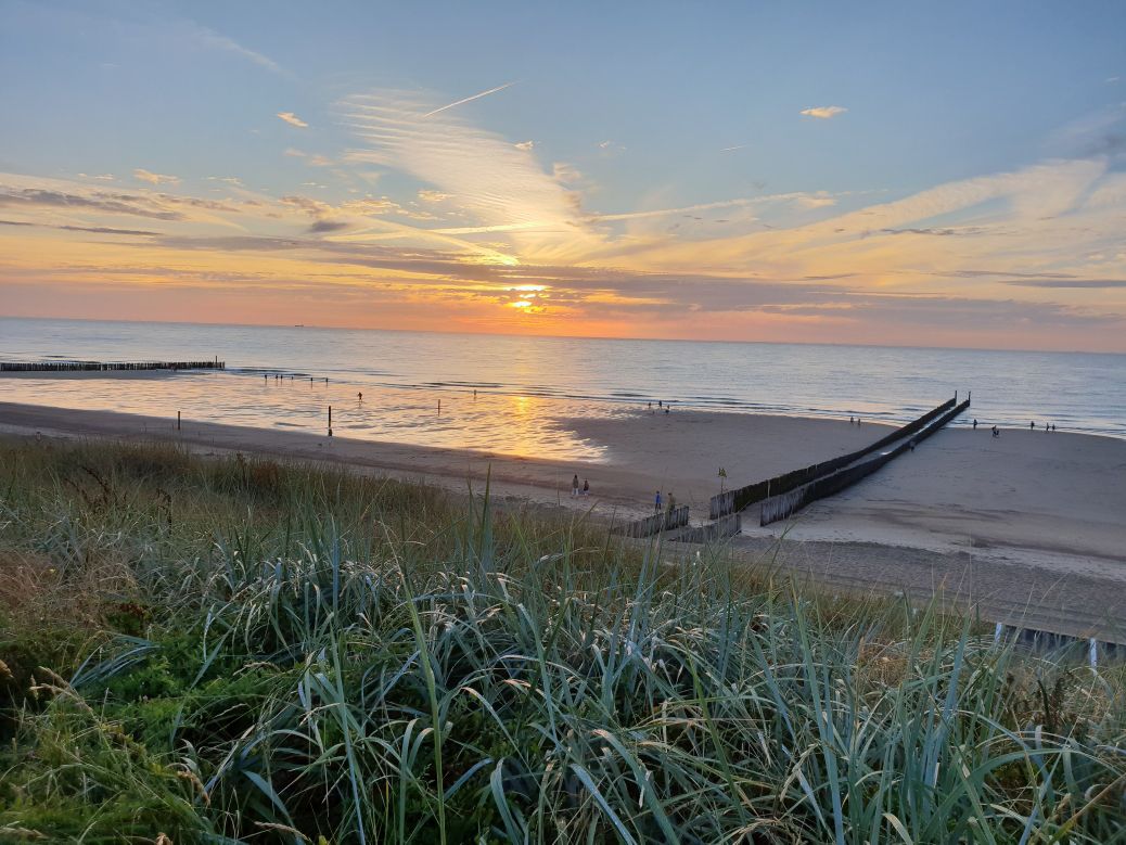 Studio aan Zee Oostkapelle.  Sun Sea and Forest.