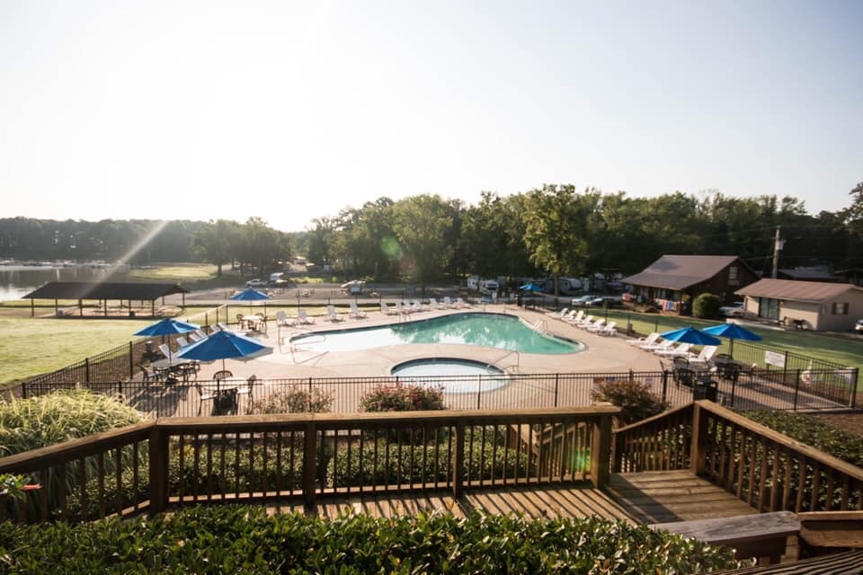 Buchanan Resort Deluxe Cabin Cabins for Rent in Springville