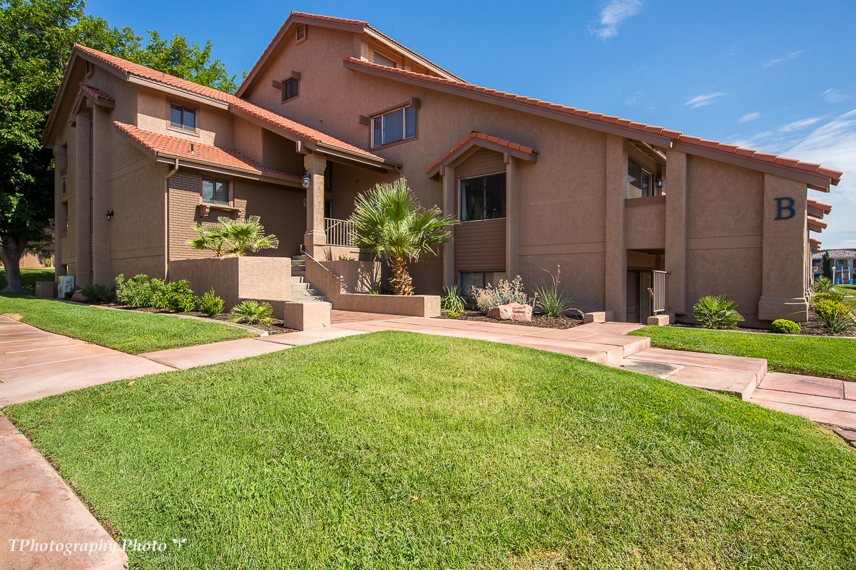 Spacious St. CondoBetter than a Hotel! Townhouses for Rent in