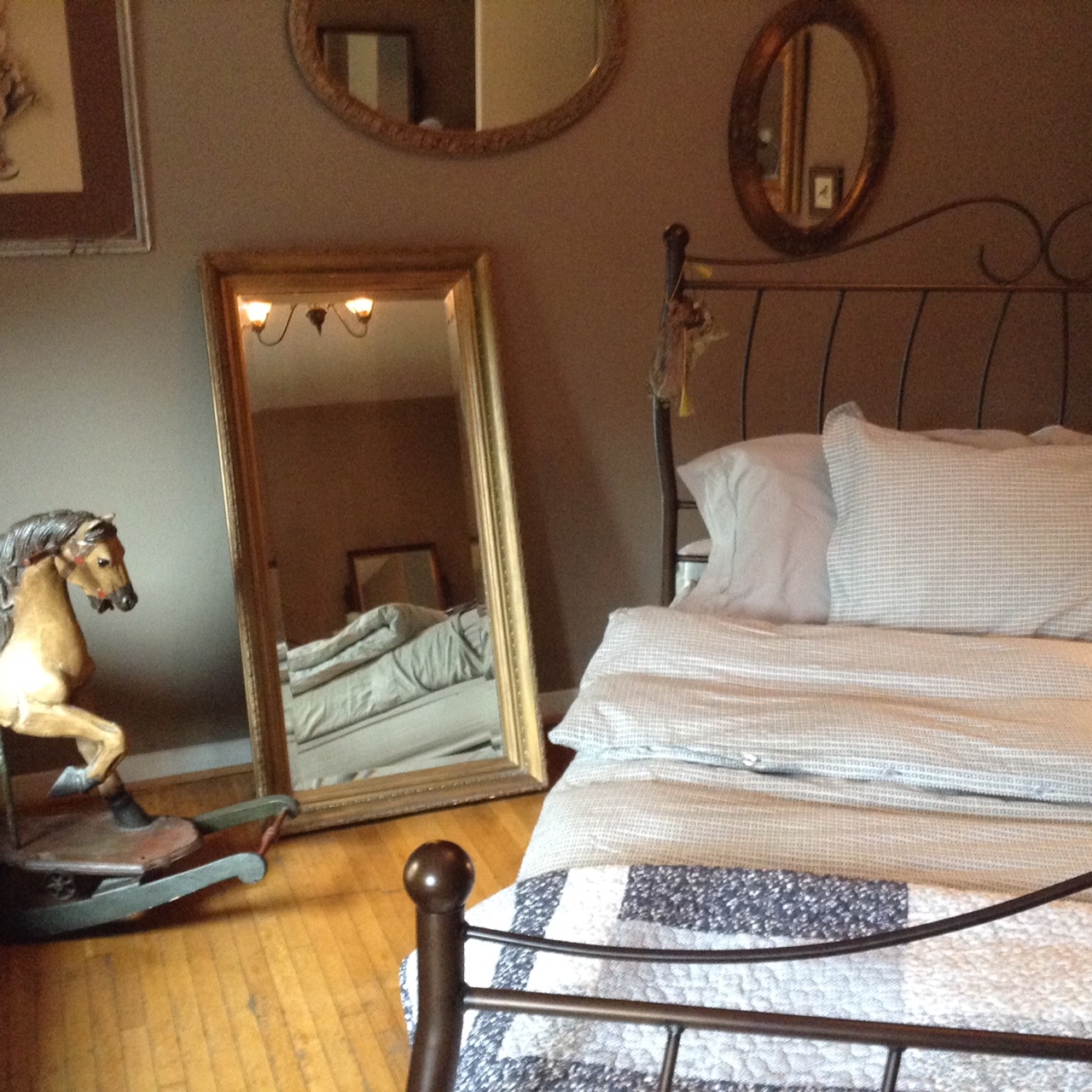 Spacious Room/Downtown/Vegan Friendly