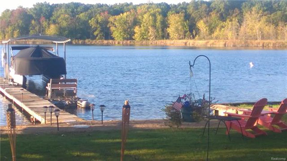 Lakefront cottage Houses for Rent in Pinckney, Michigan, United States Airbnb