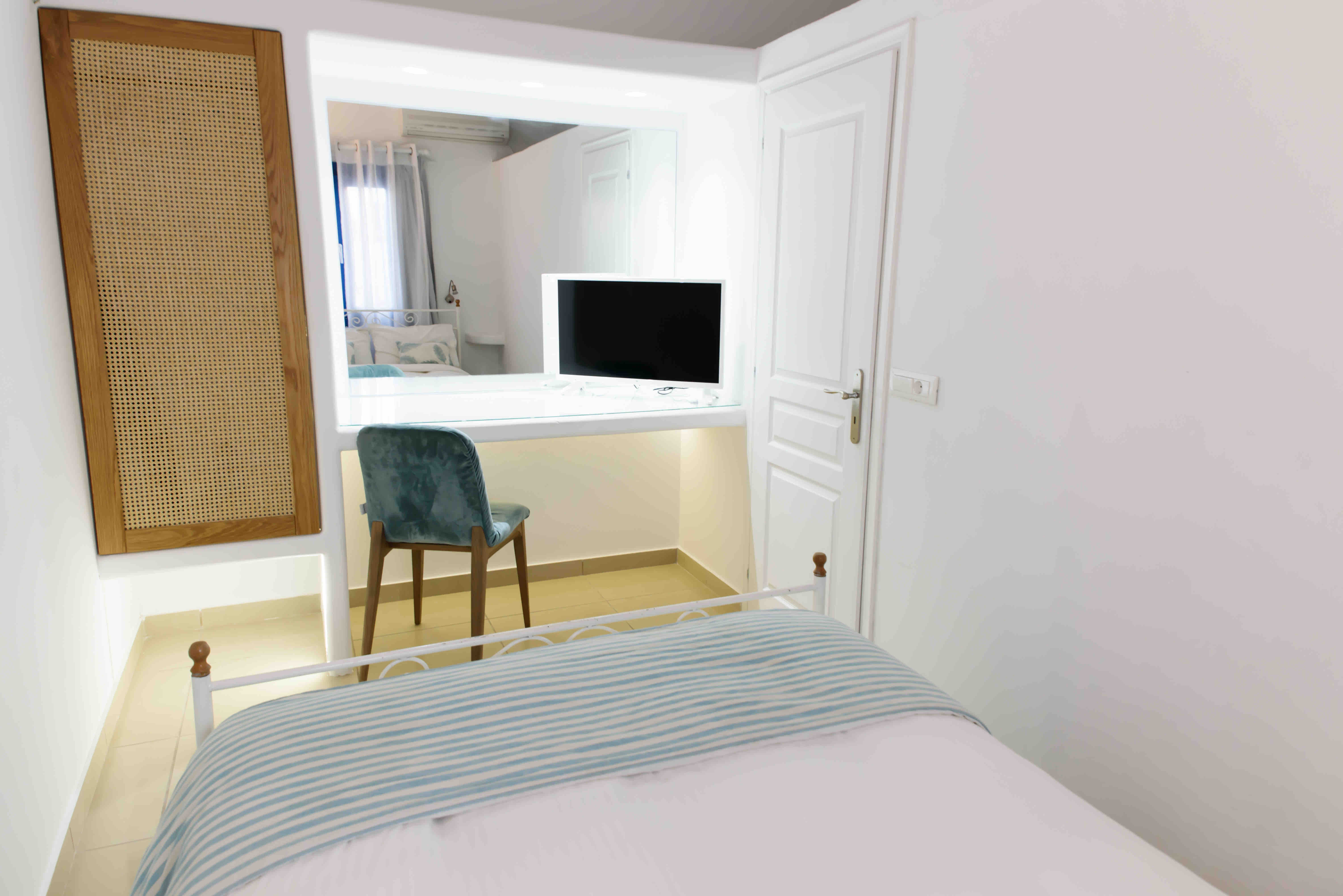 KAMARI AMMOS BEACH HOUSE for 4 Ammos Apartments for Rent in Santorini