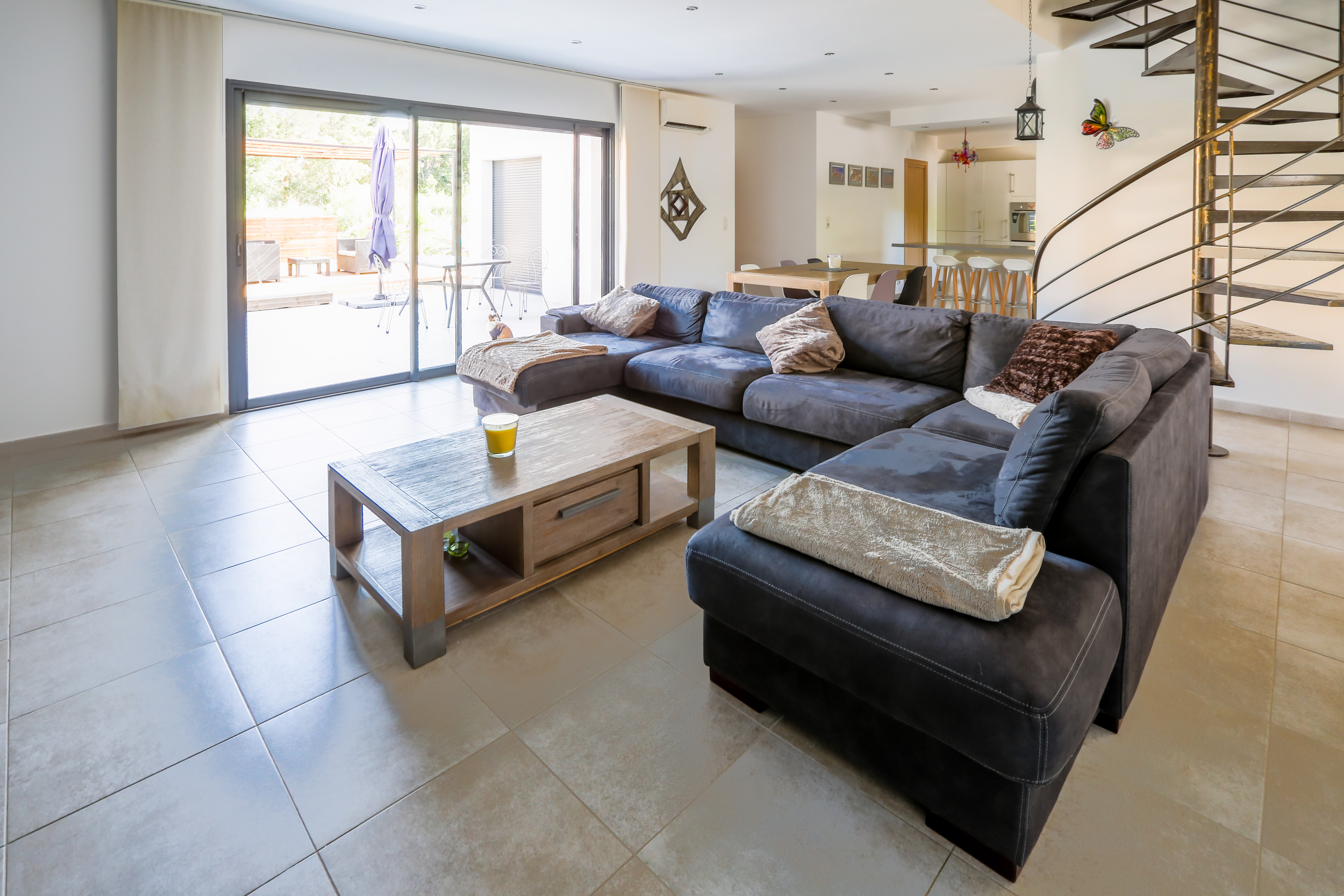 Large modern villa with jacuzzi