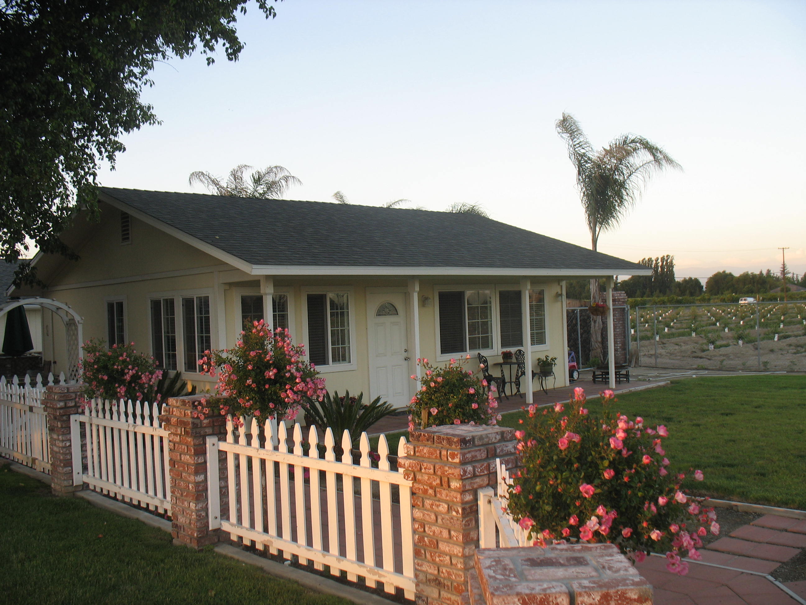 Beautiful, private bungalow. Bungalows for Rent in Kingsburg