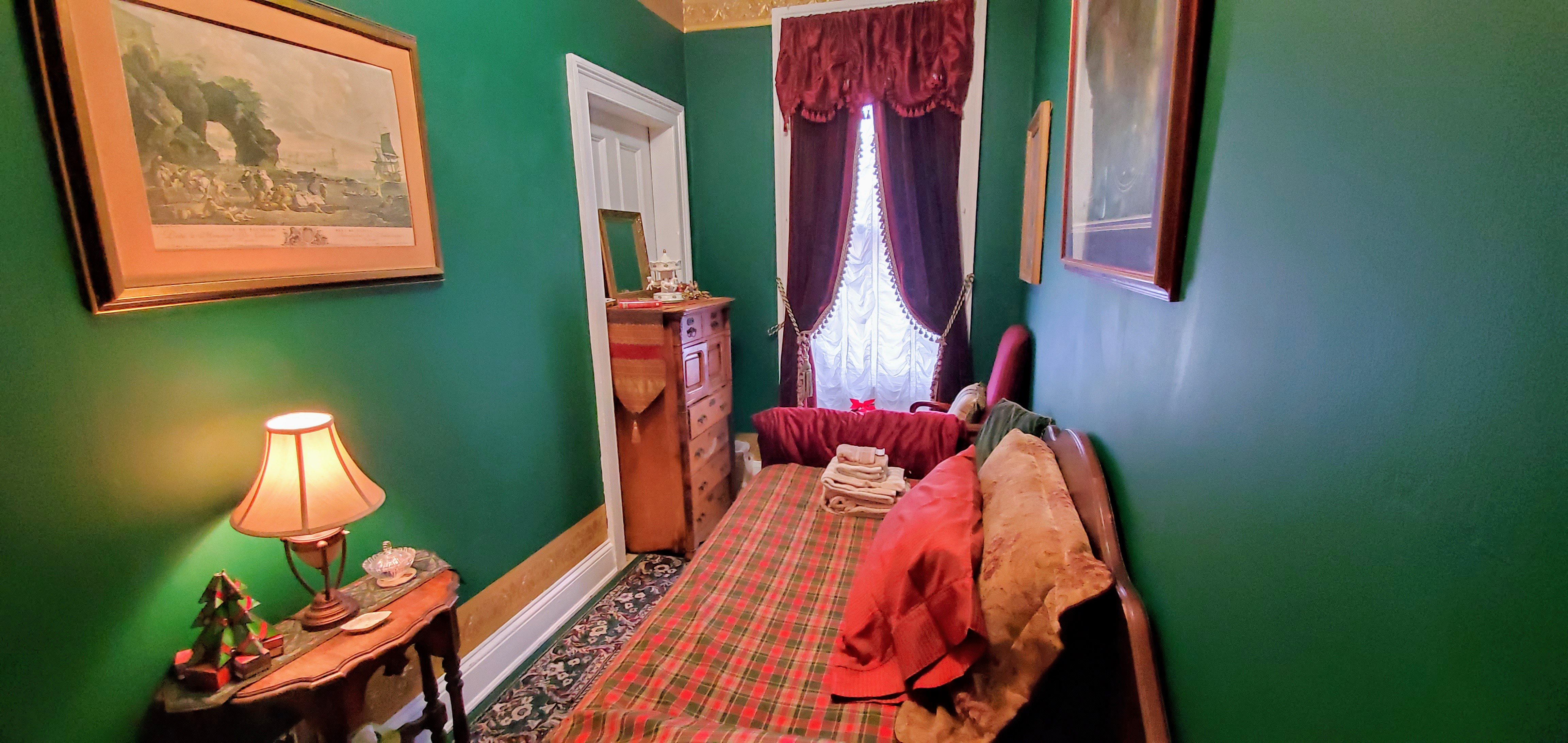 Sean's Homestead,the Green Room. in Ward E (councilmember James Solomon), Jersey City