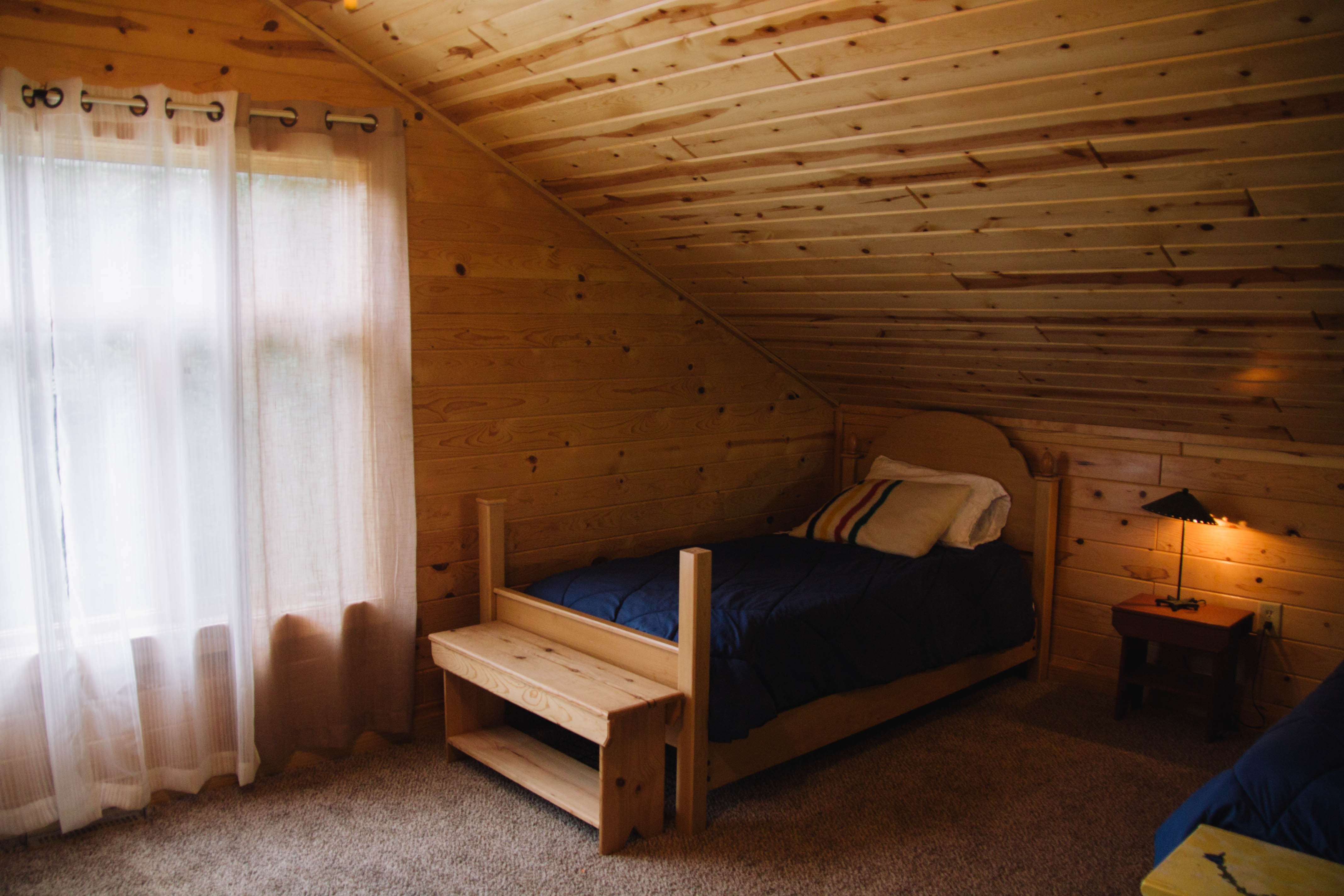 Lakeside Living ALL YEAR LONG at the Cabin! Cabins for Rent in