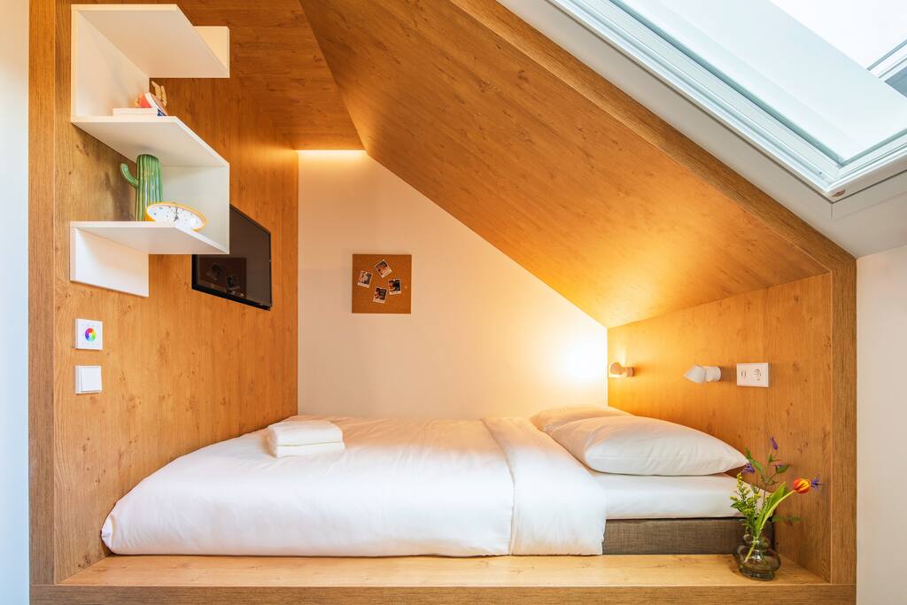 Stay cosy in our BUNK ROOM with en-suite — Amsterdam stay
