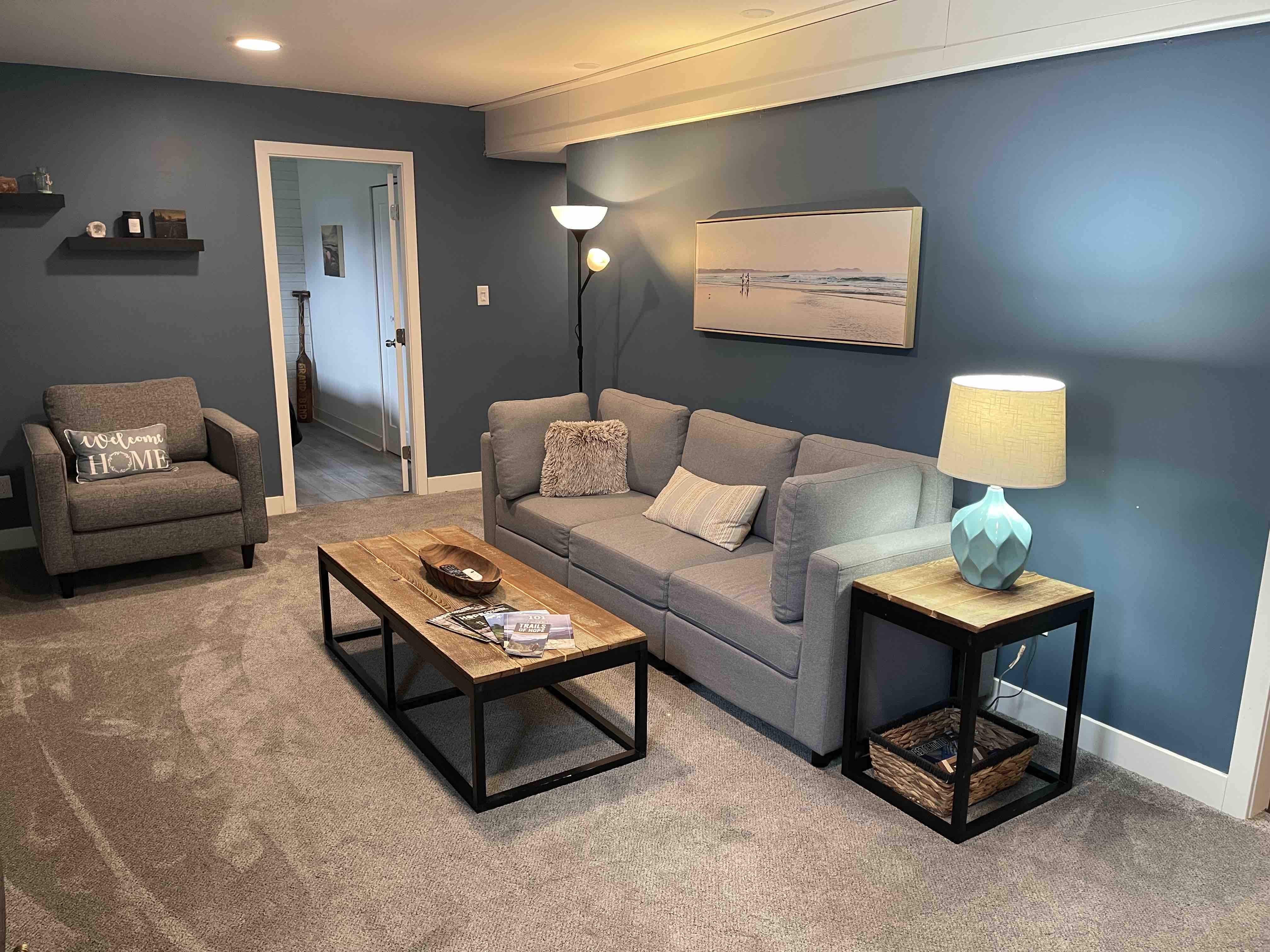 Cozy Private Suite with HOT TUB, fire pit and A/C!