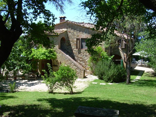 LA CAPANNA in farm house with pool