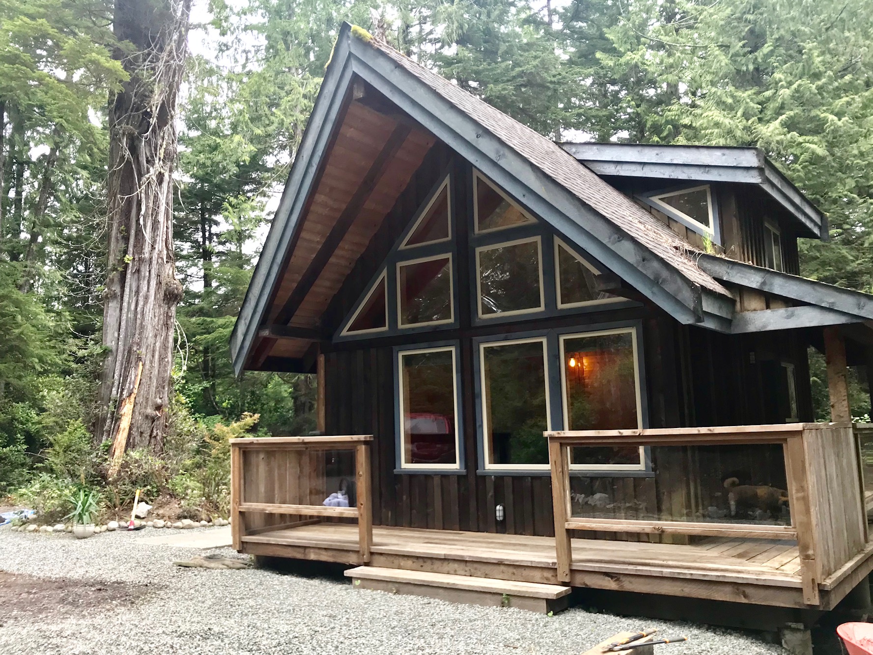 Little Creek Cabins Fernwood Cabin Guesthouses for Rent in Ucluelet, British Columbia, Canada