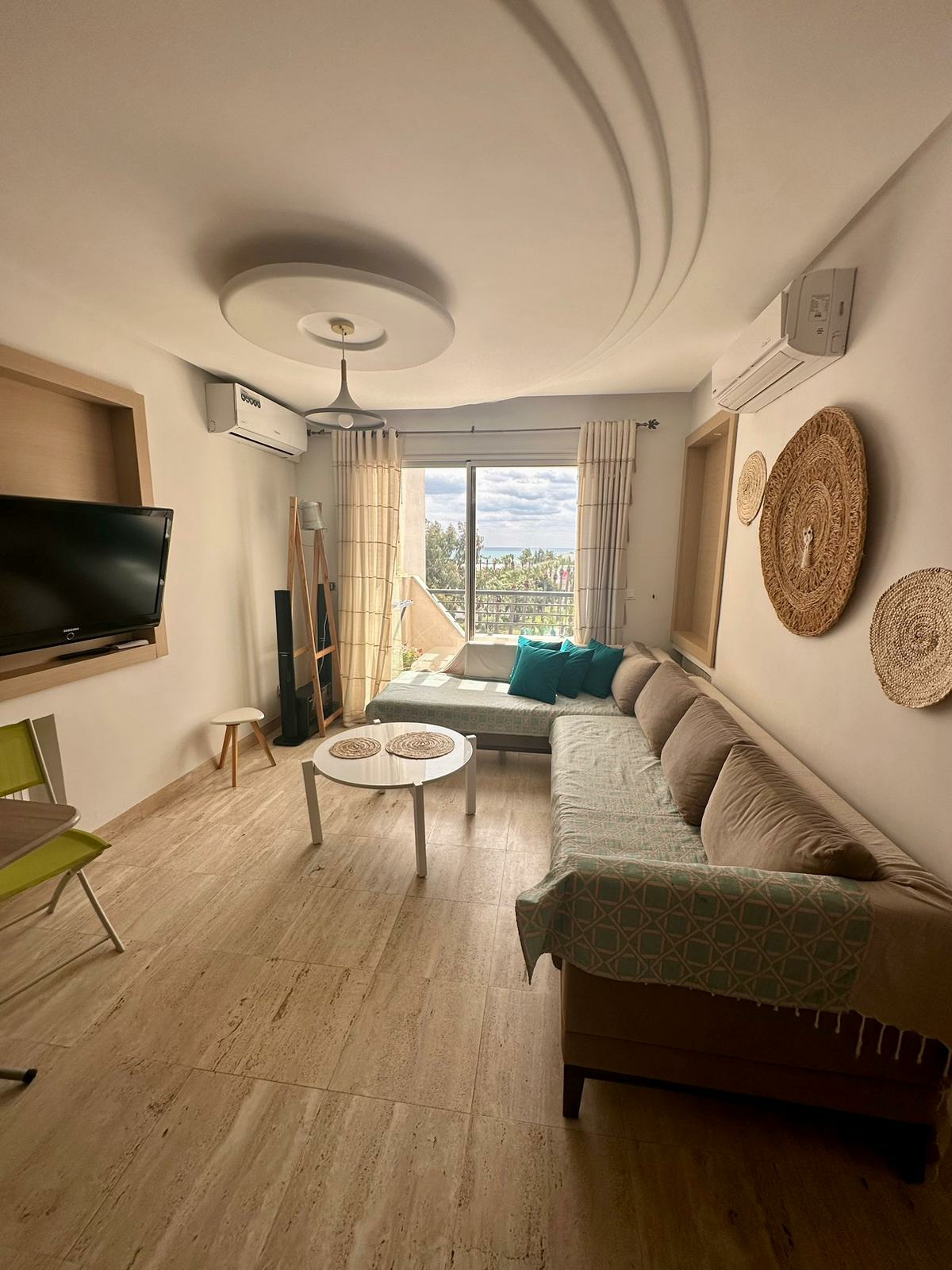 Cozy apartment with a view. Feet in the water.