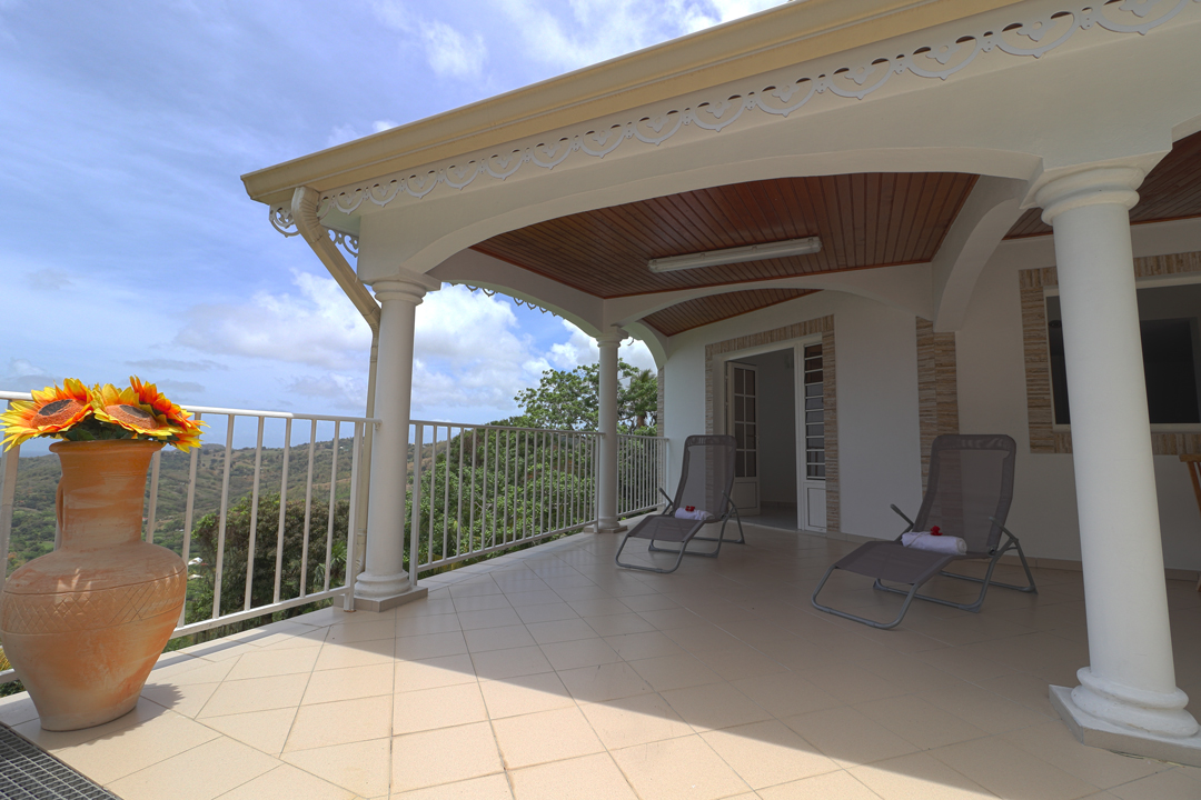 Comfortable, peaceful haven with sea view and Jacuzzi